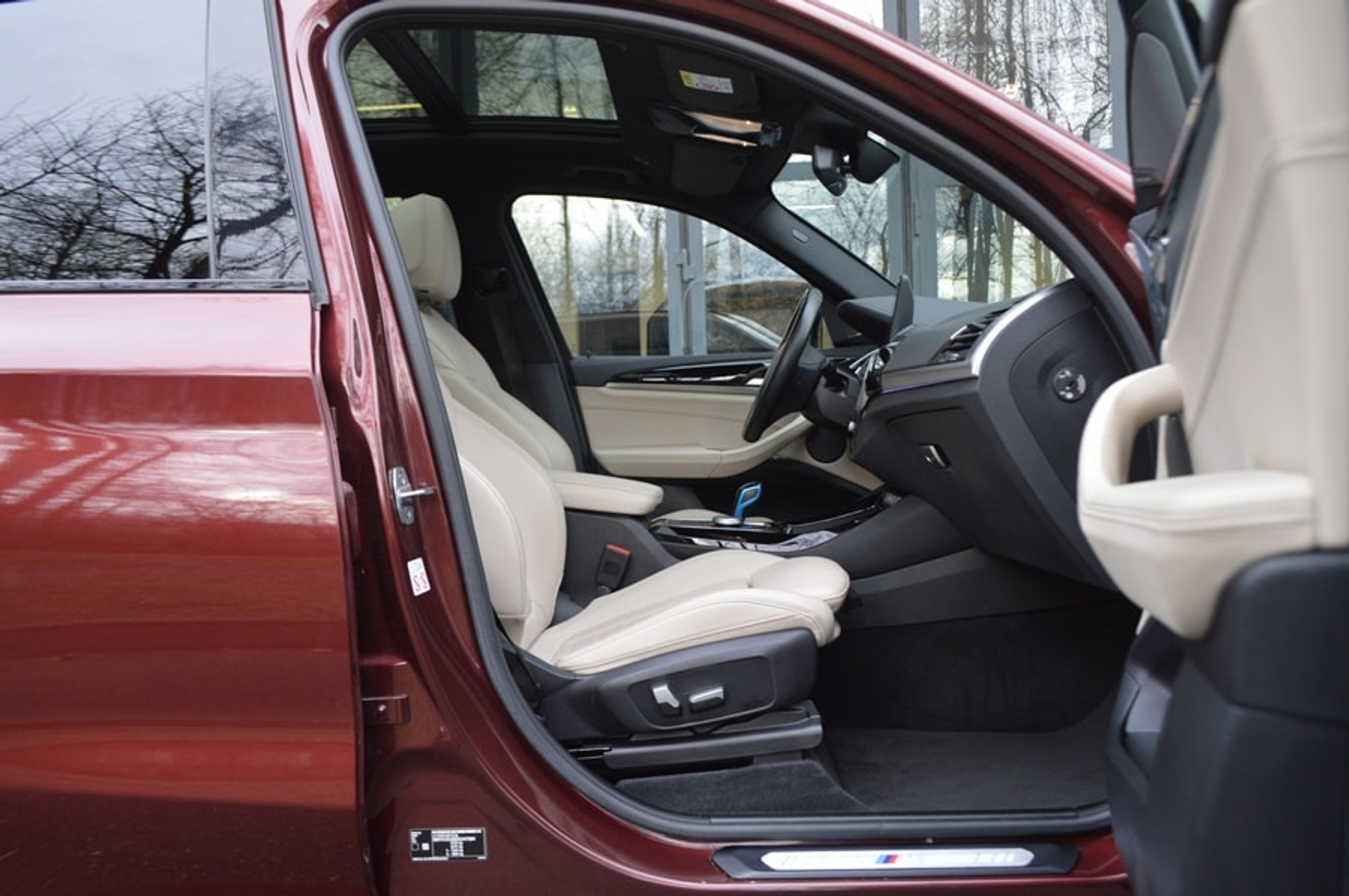 listing desktop thumbnail image 6