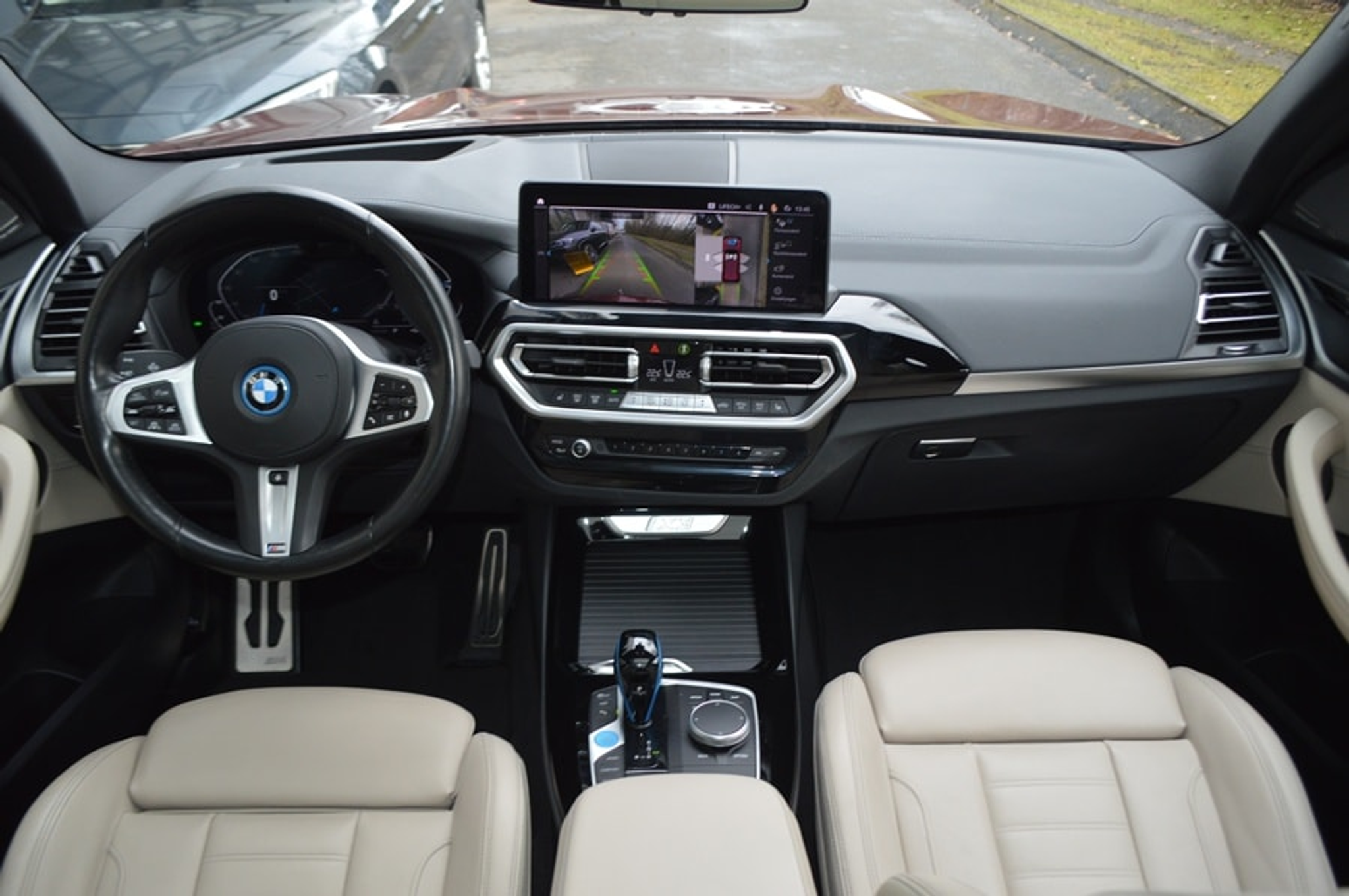 listing desktop thumbnail image 9