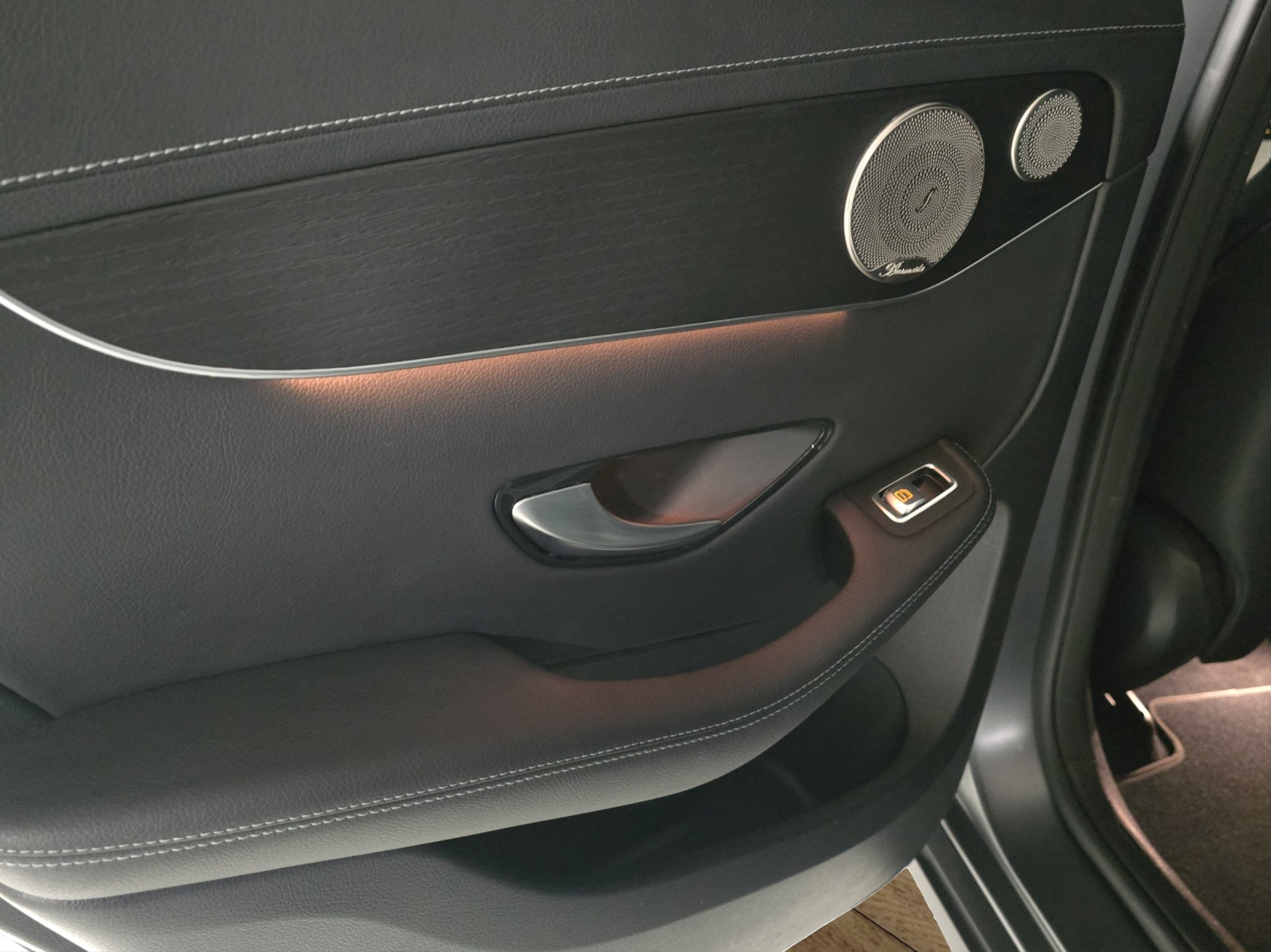 listing desktop thumbnail image 22