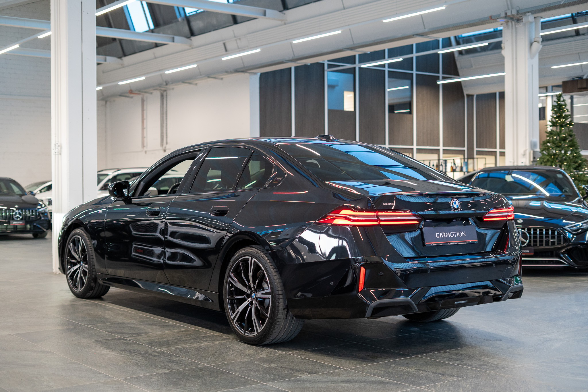 listing desktop thumbnail image 6