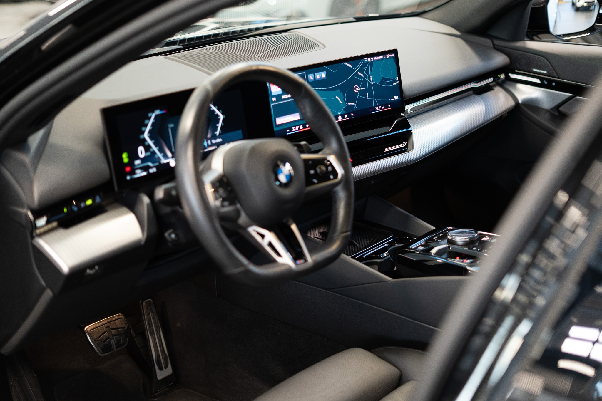 listing desktop thumbnail image 8