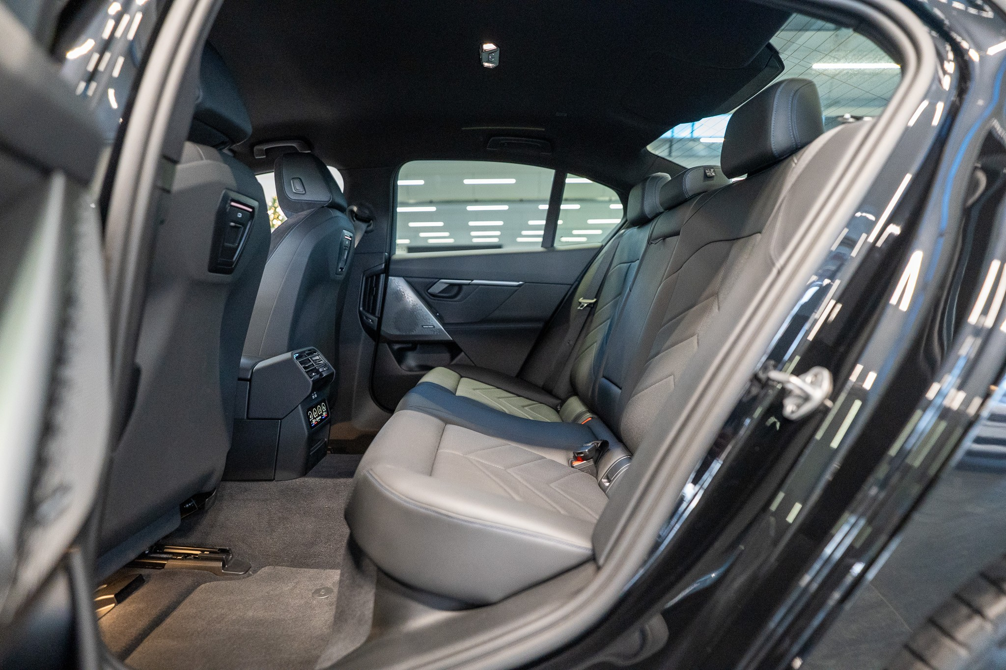 listing desktop thumbnail image 12