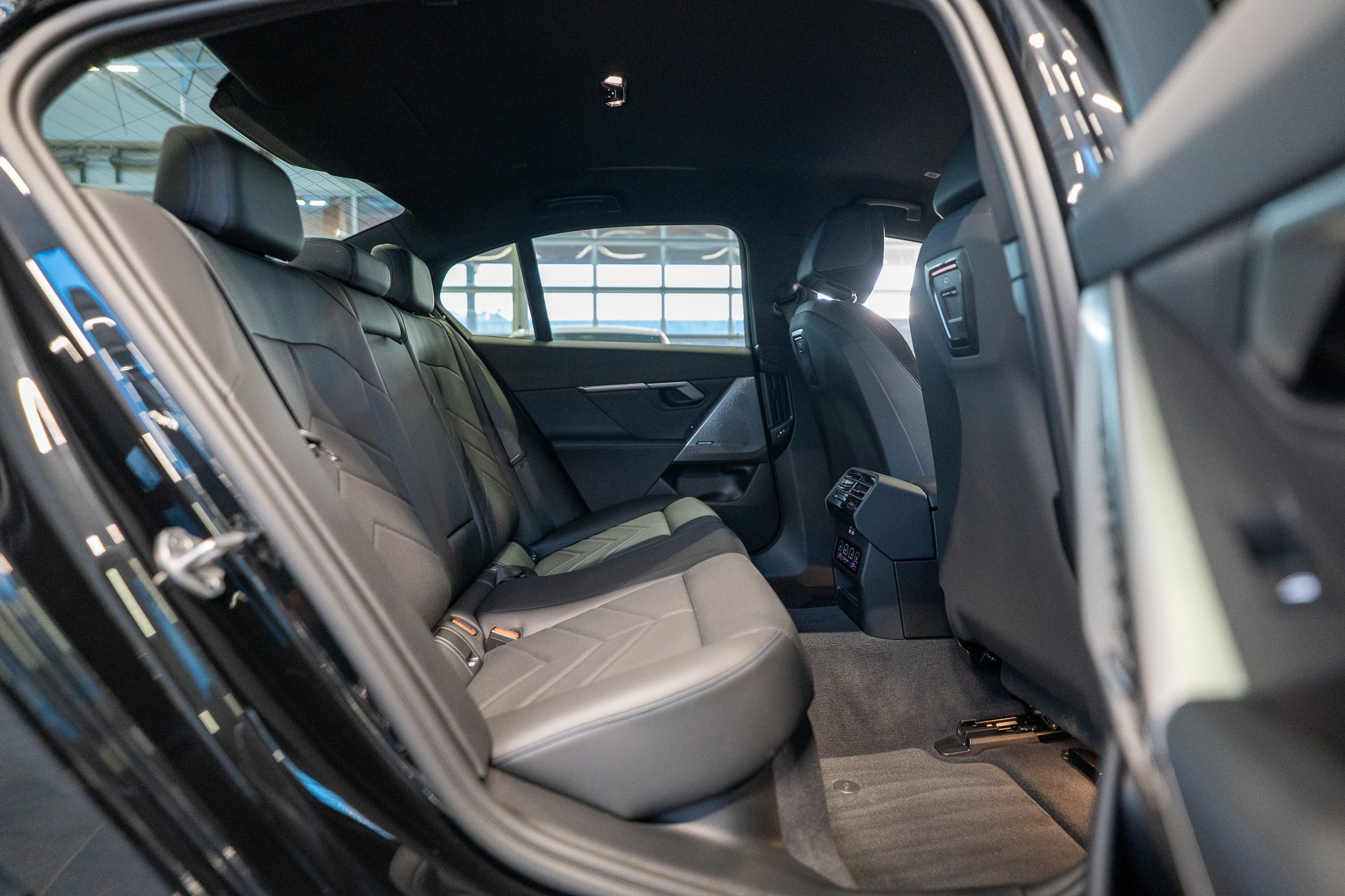 listing desktop thumbnail image 13