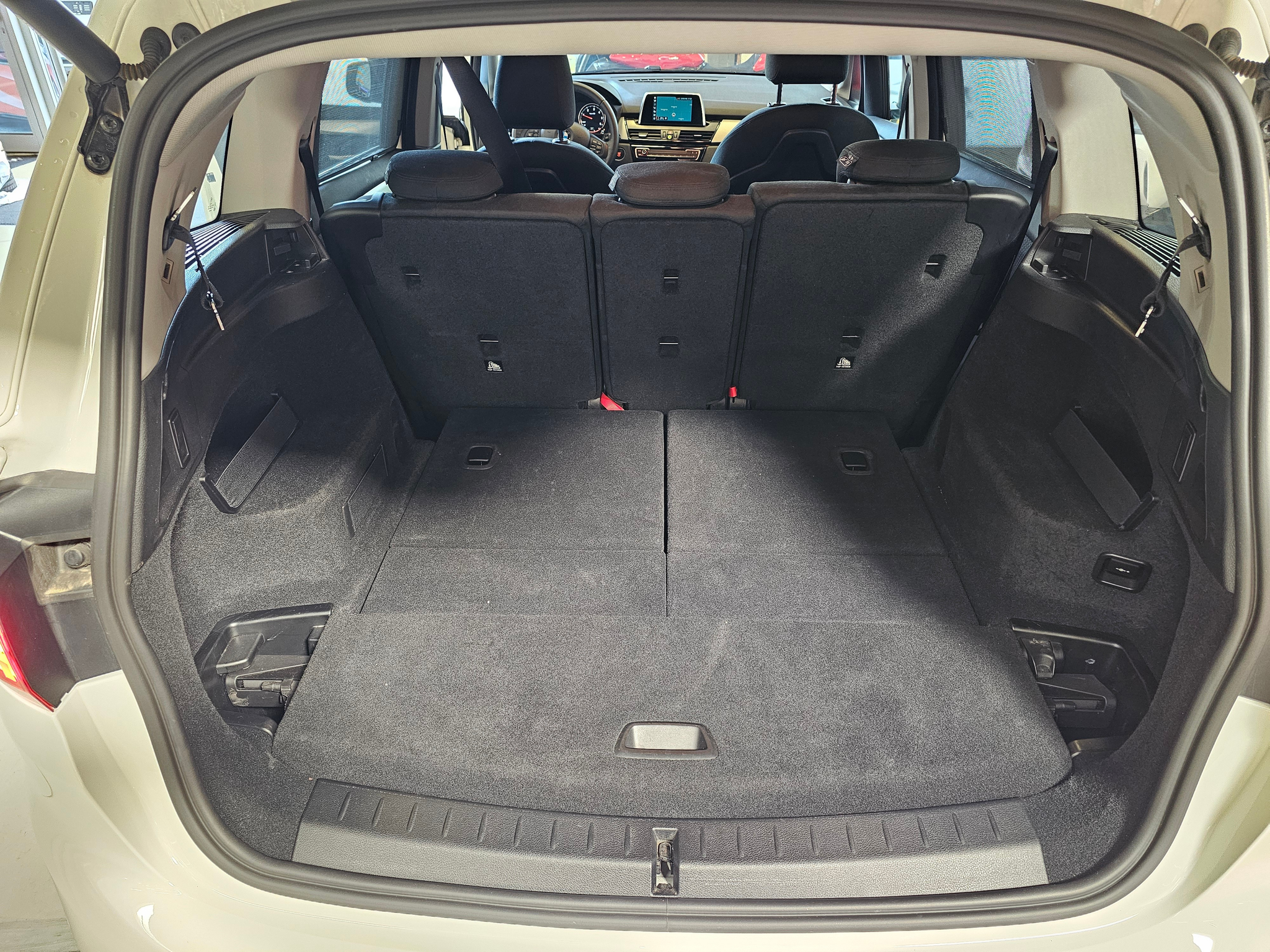 listing desktop thumbnail image 8