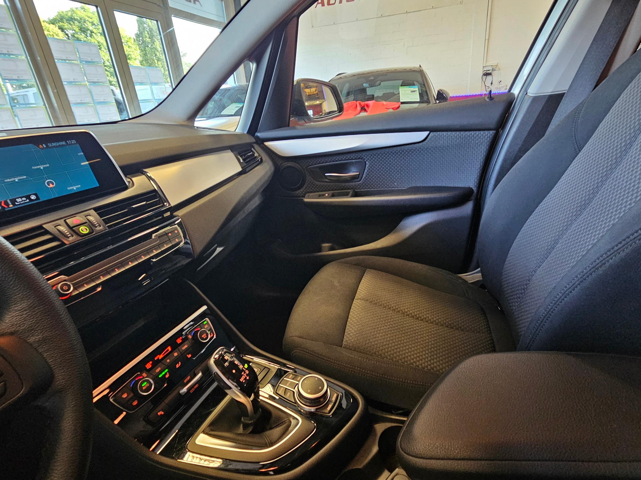 listing desktop thumbnail image 12