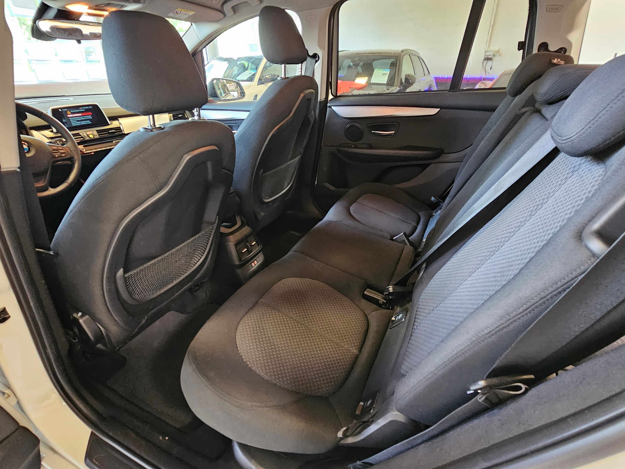 listing desktop thumbnail image 15