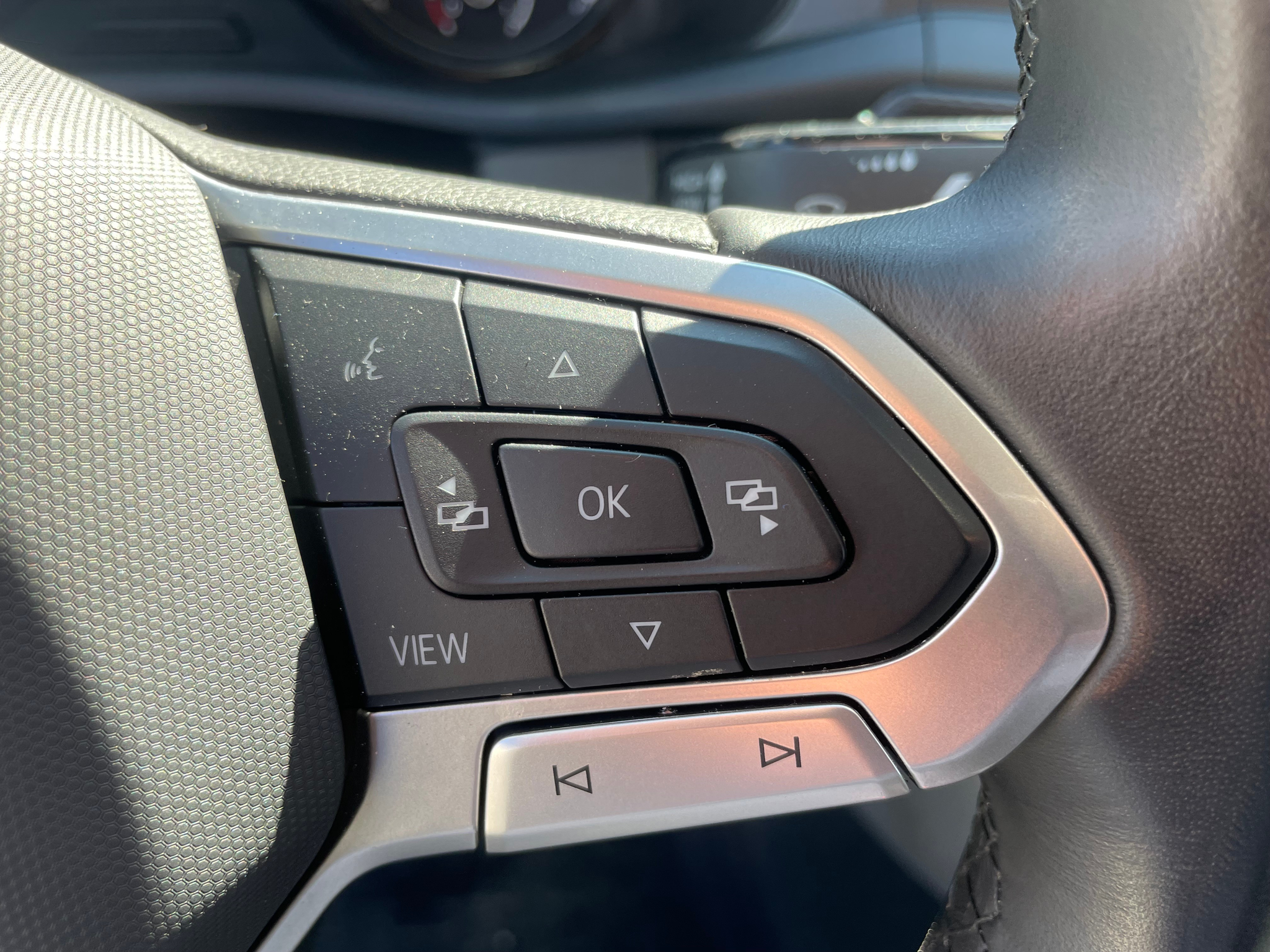 listing desktop thumbnail image 13