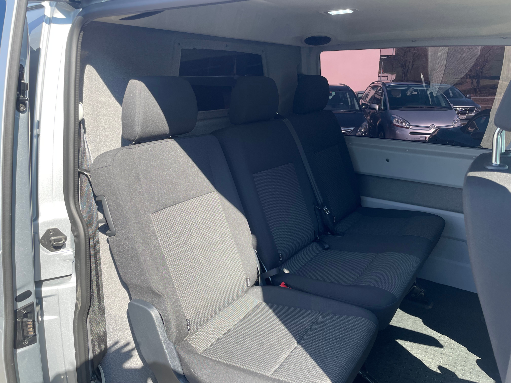 listing desktop thumbnail image 17