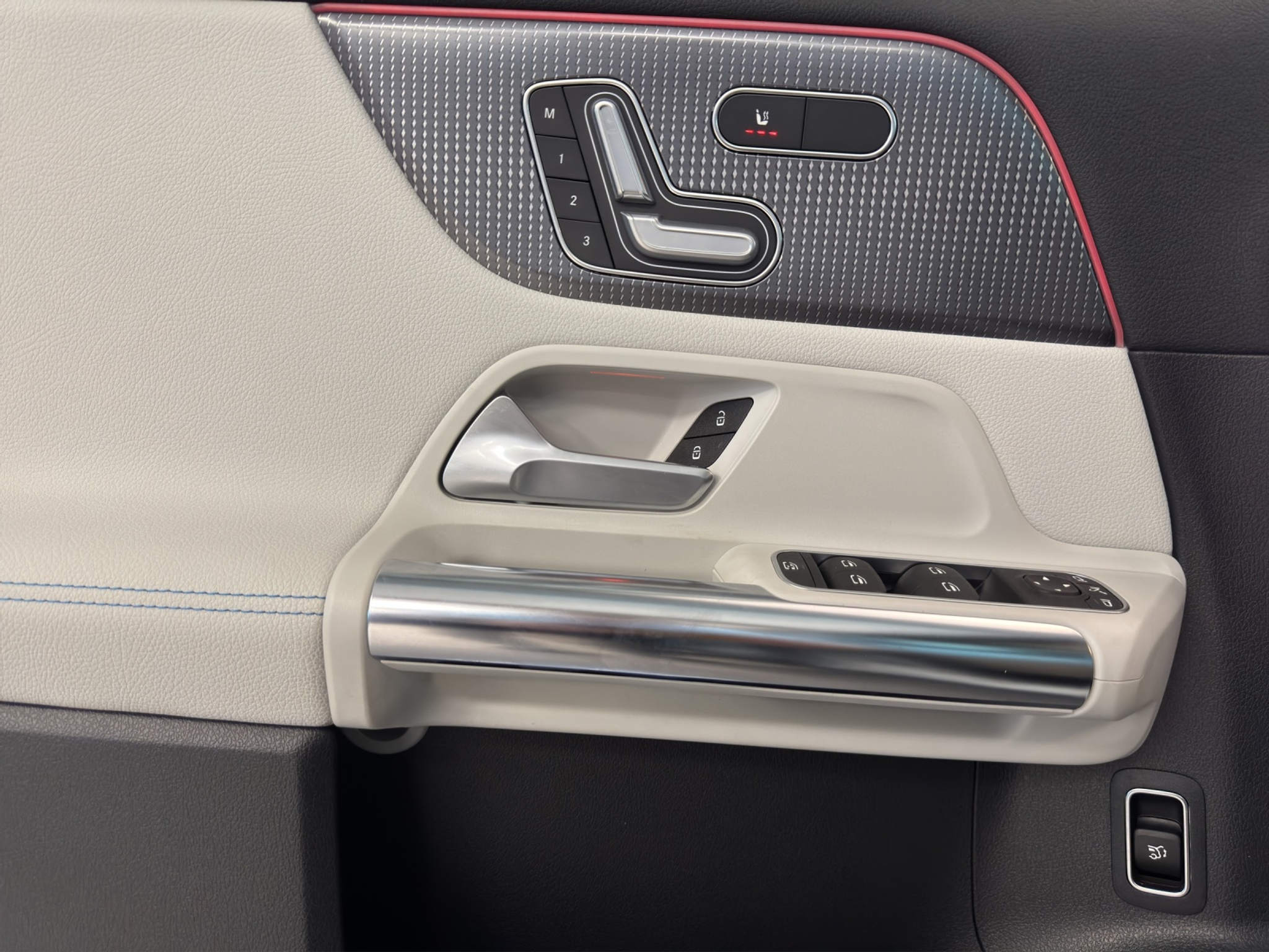 listing desktop thumbnail image 12