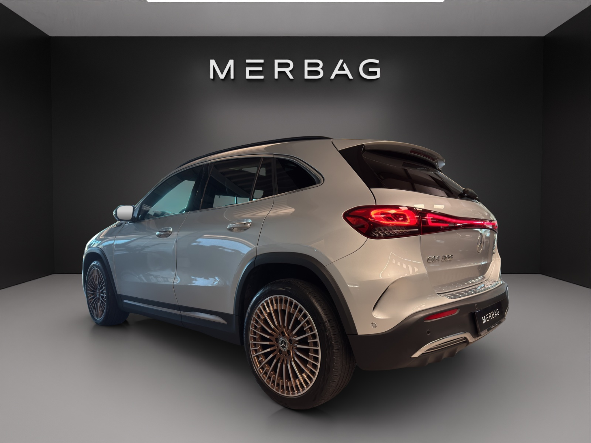 listing desktop thumbnail image 3