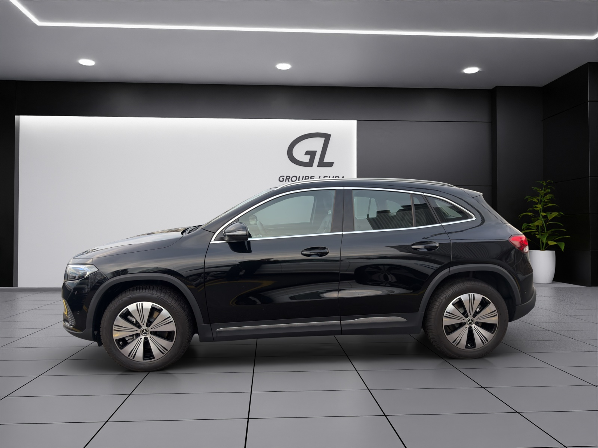 listing desktop thumbnail image 3