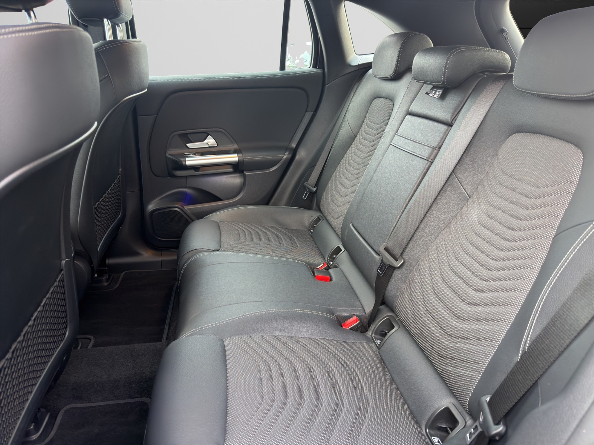 listing desktop thumbnail image 7