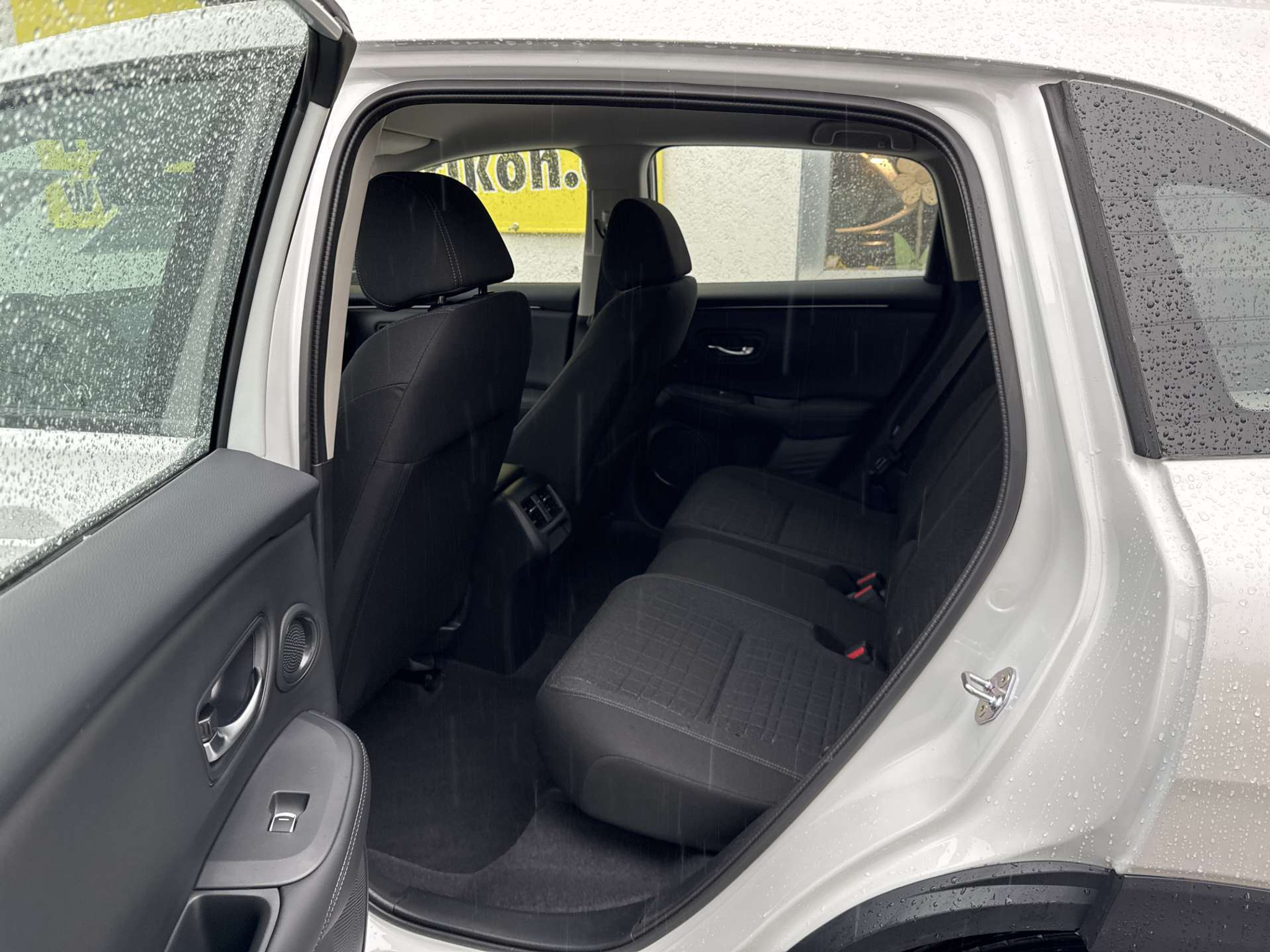 listing desktop thumbnail image 7