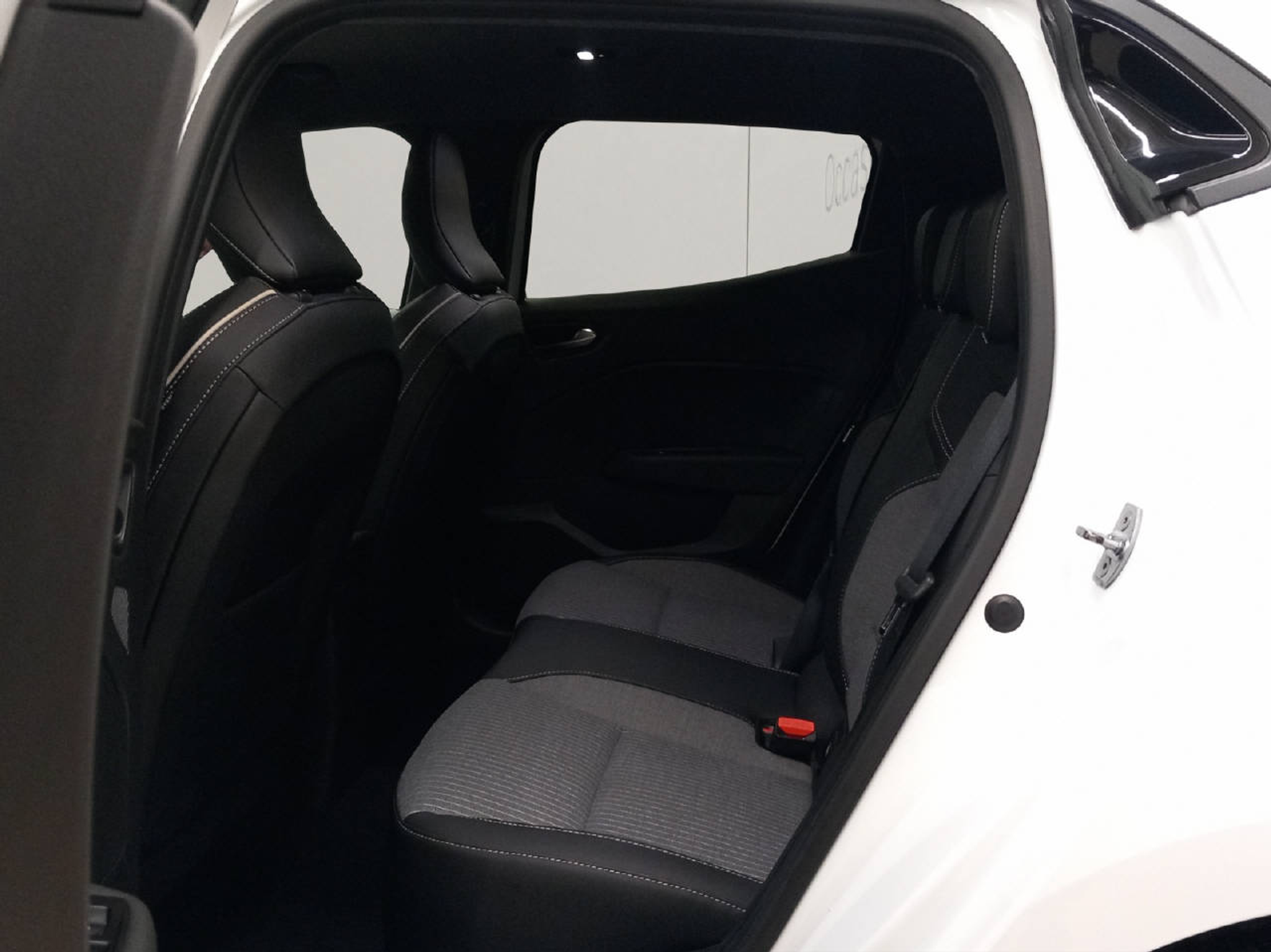 listing desktop thumbnail image 9