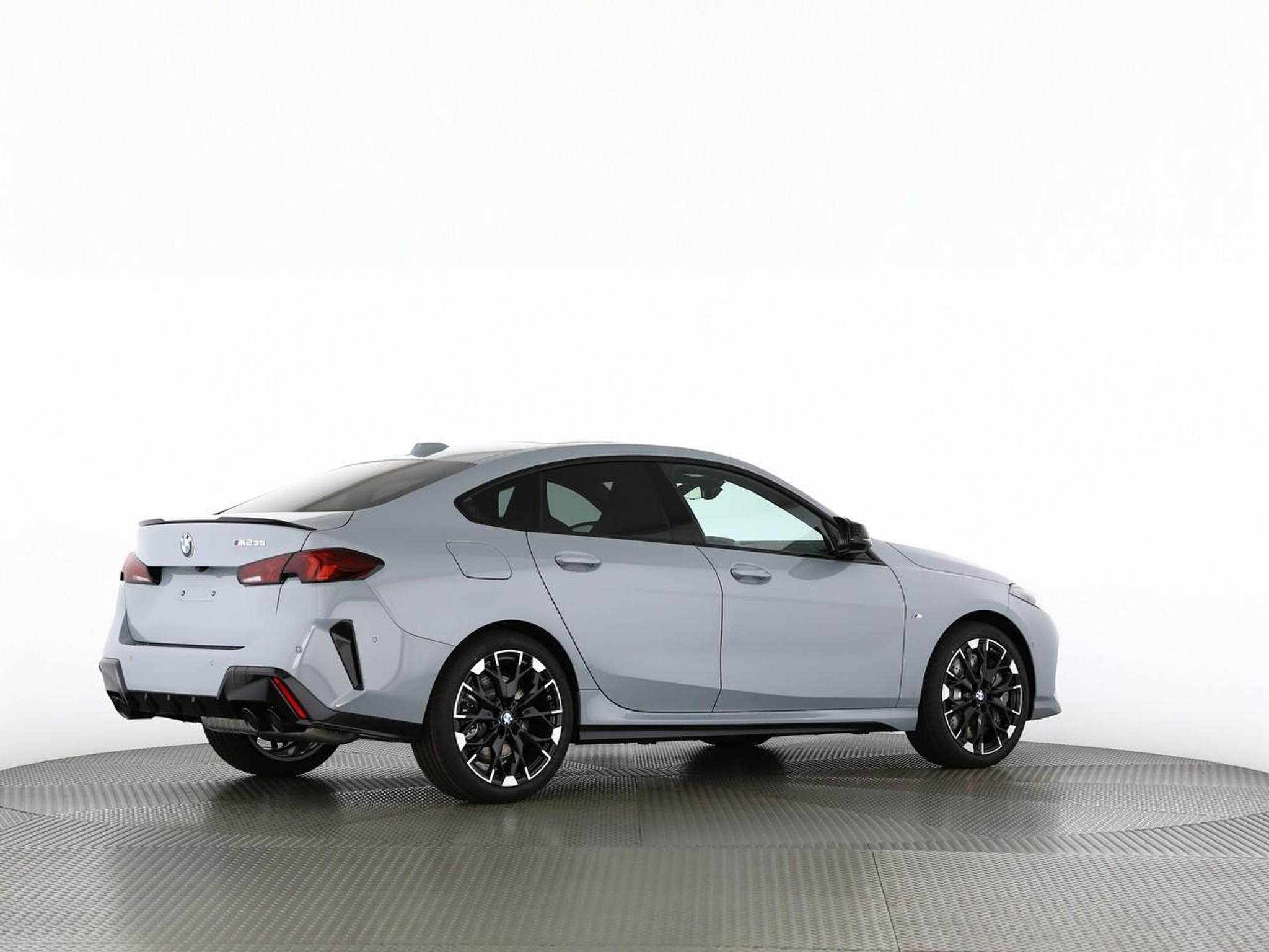 listing desktop thumbnail image 9