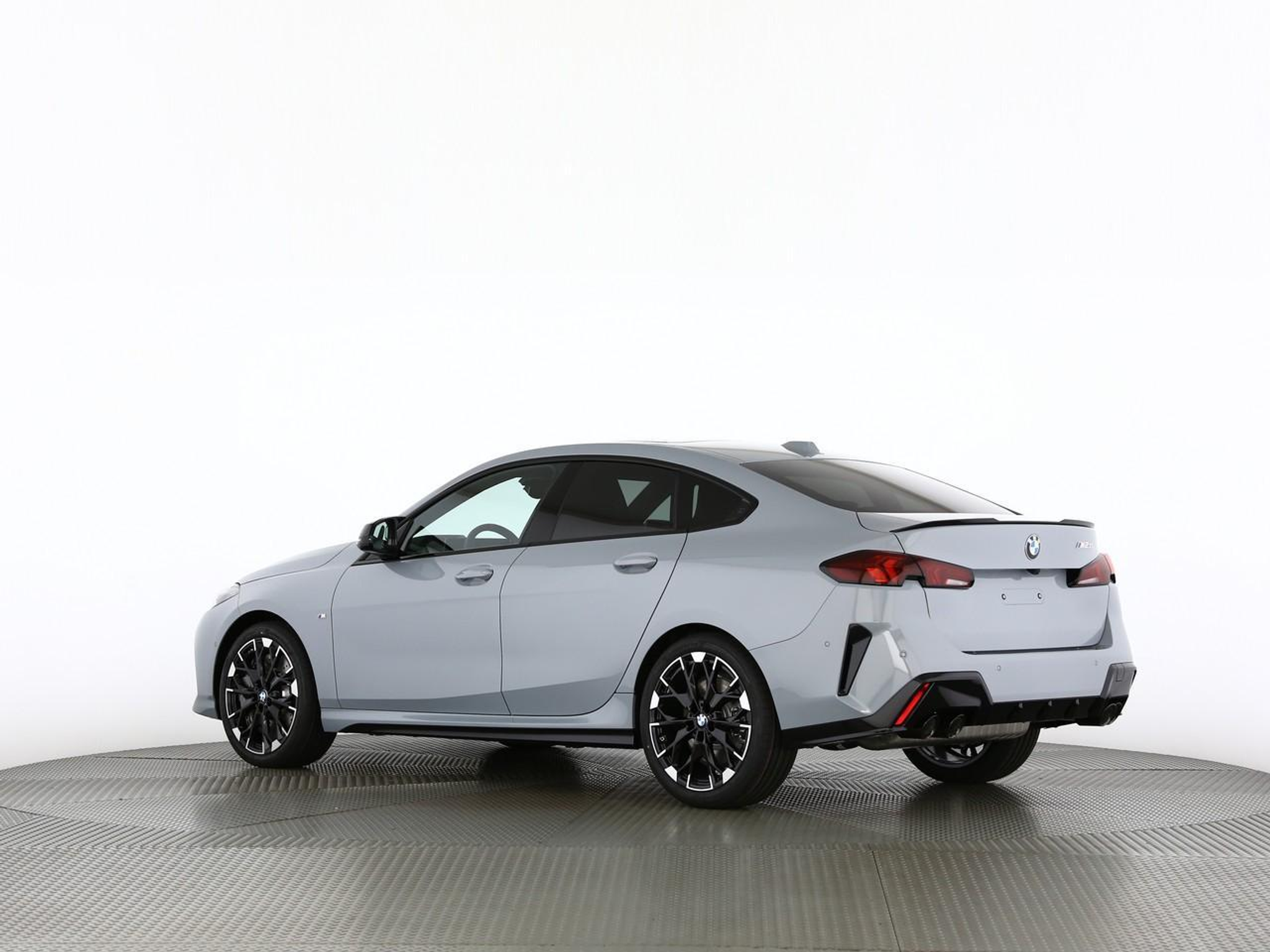 listing desktop thumbnail image 6