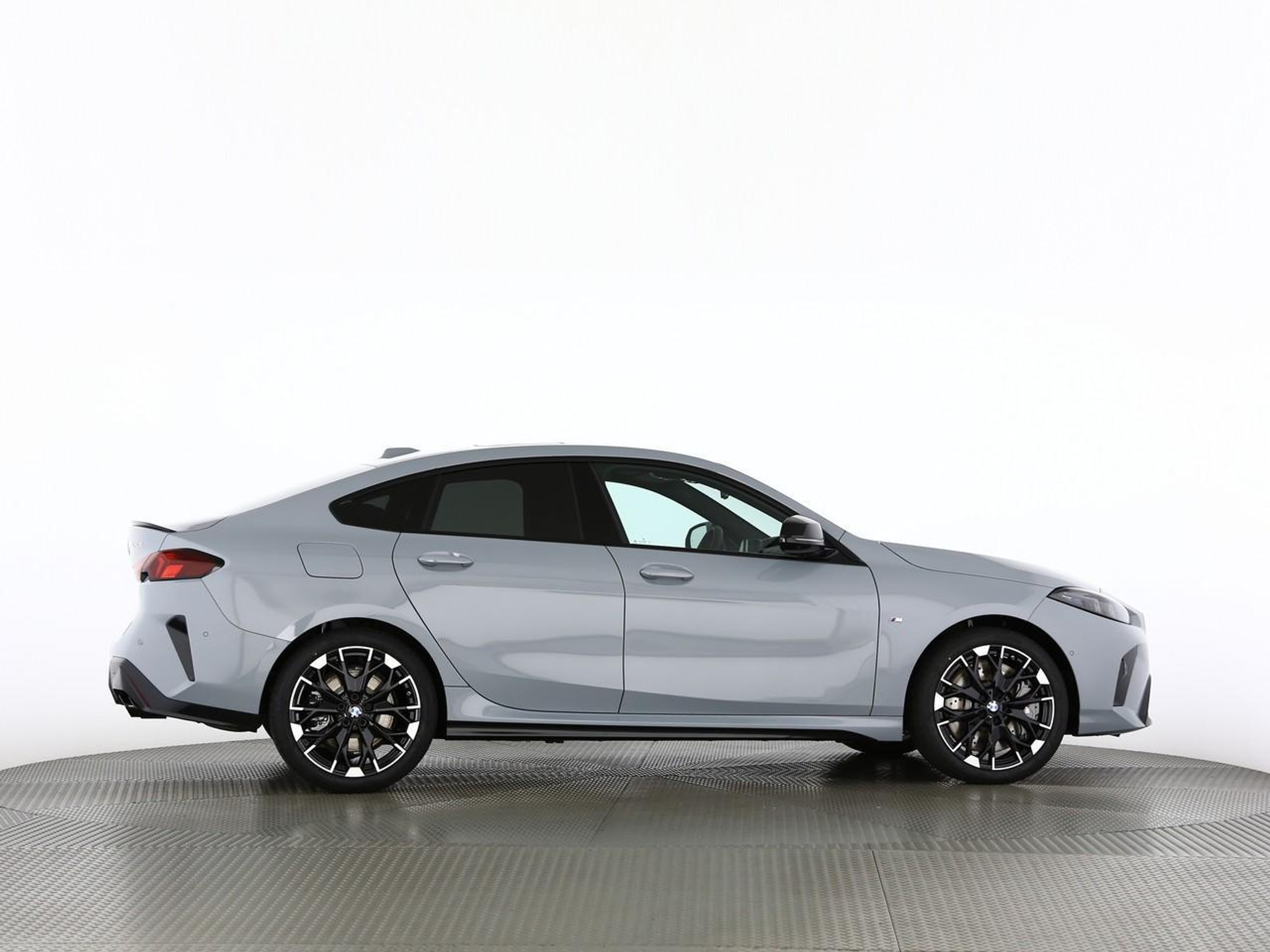 listing desktop thumbnail image 10