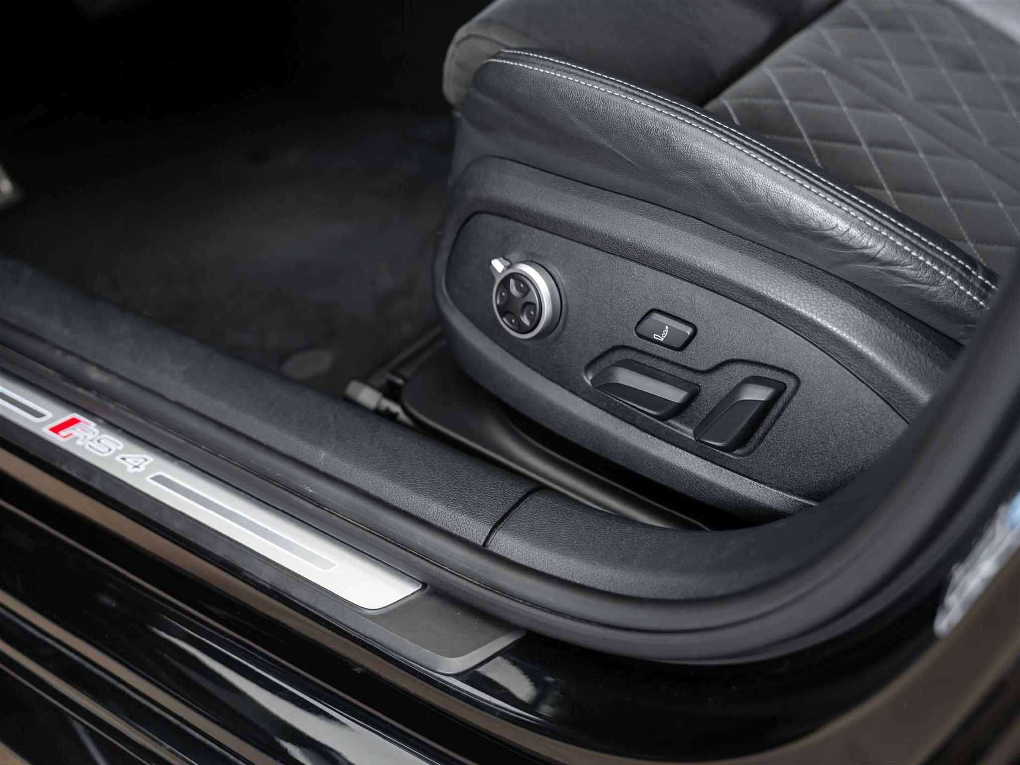 listing desktop thumbnail image 24