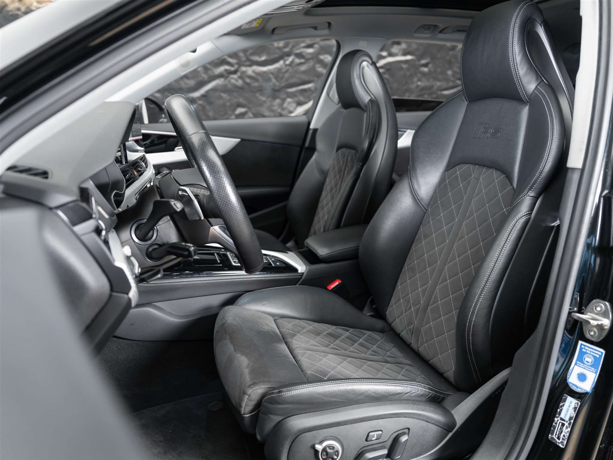 listing desktop thumbnail image 9