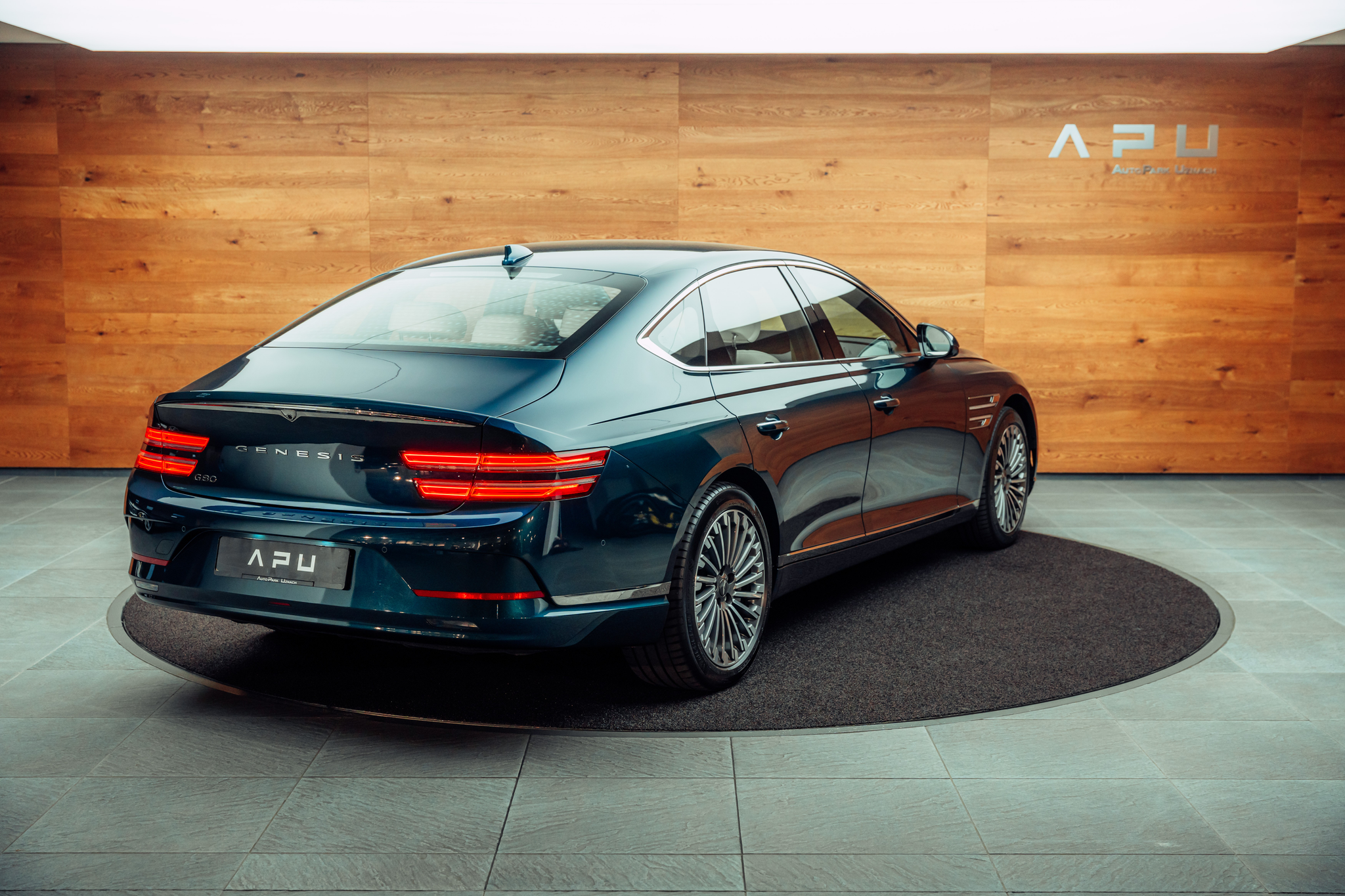 listing desktop thumbnail image 1