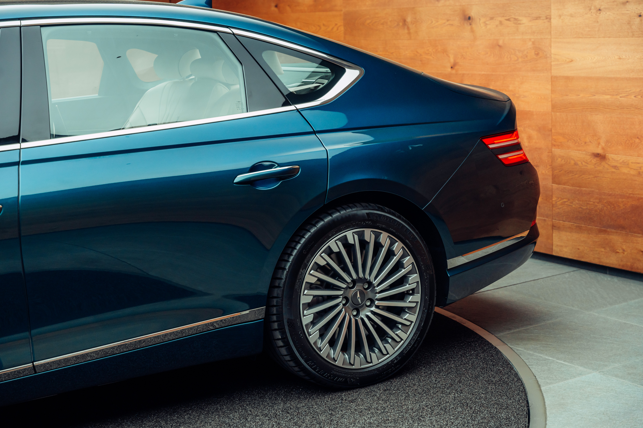 listing desktop thumbnail image 21