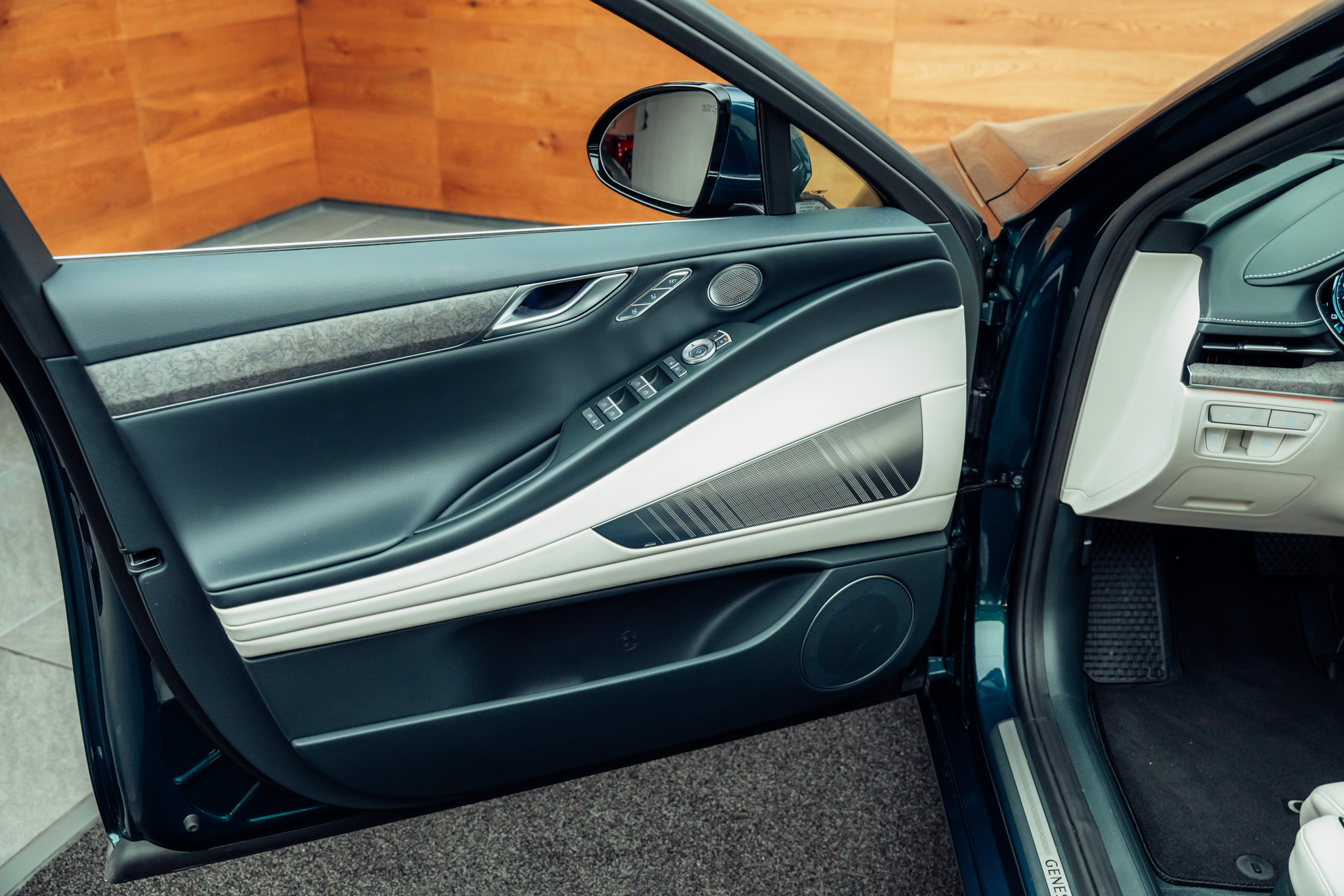 listing desktop thumbnail image 18