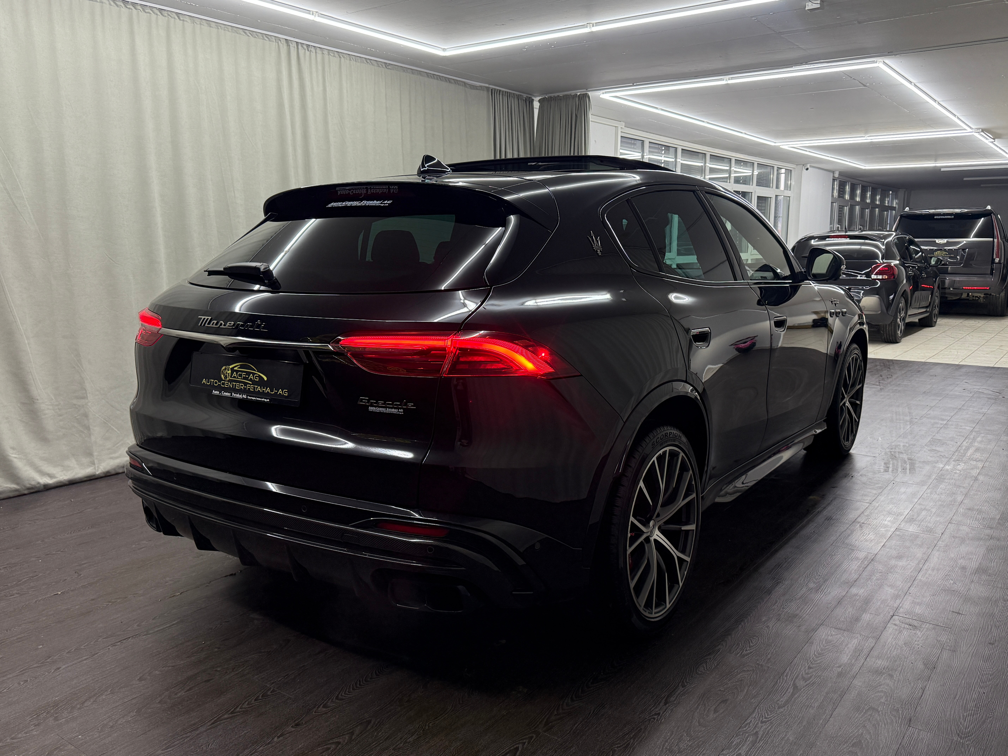 listing desktop thumbnail image 3