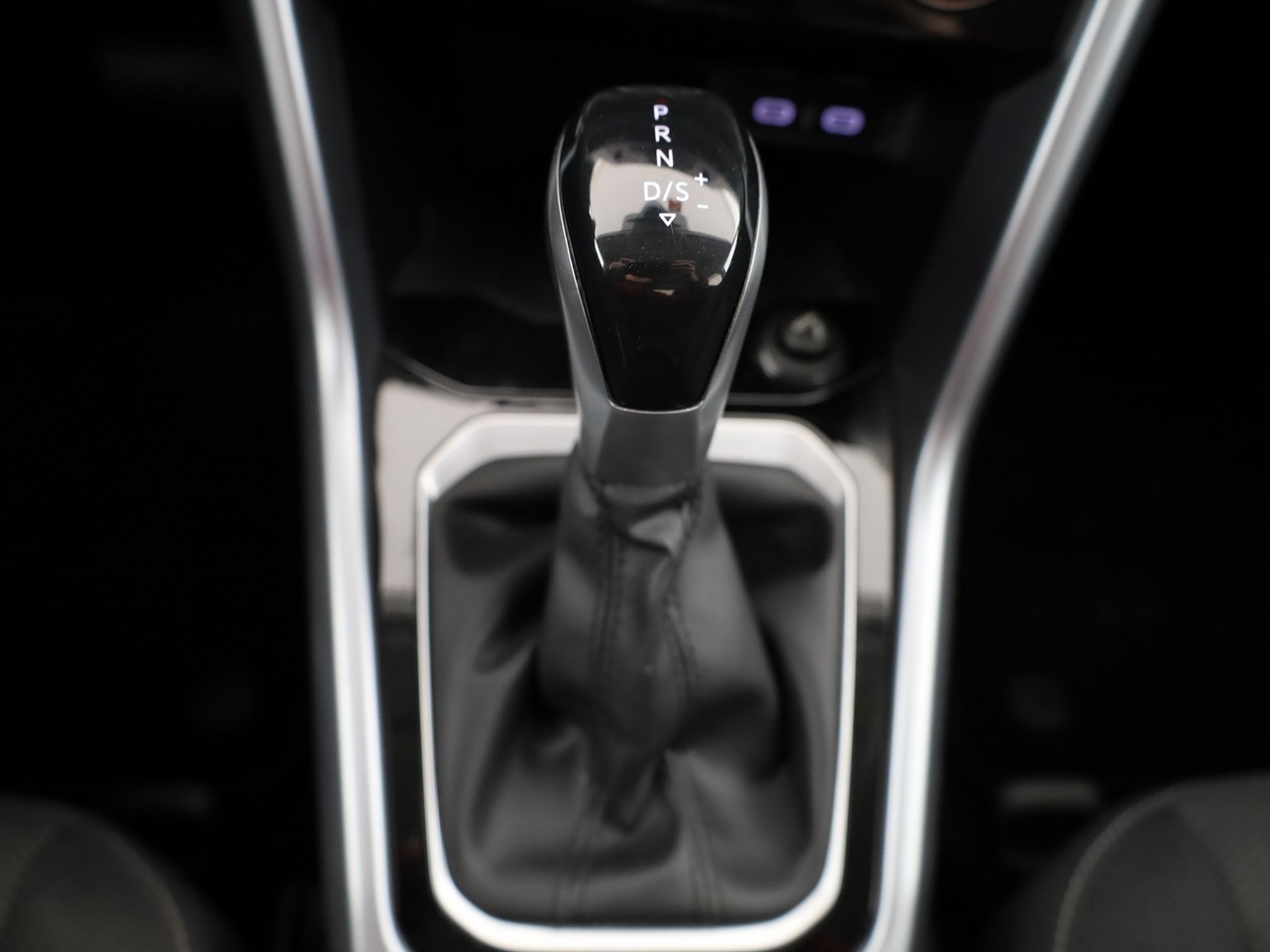 listing desktop thumbnail image 11