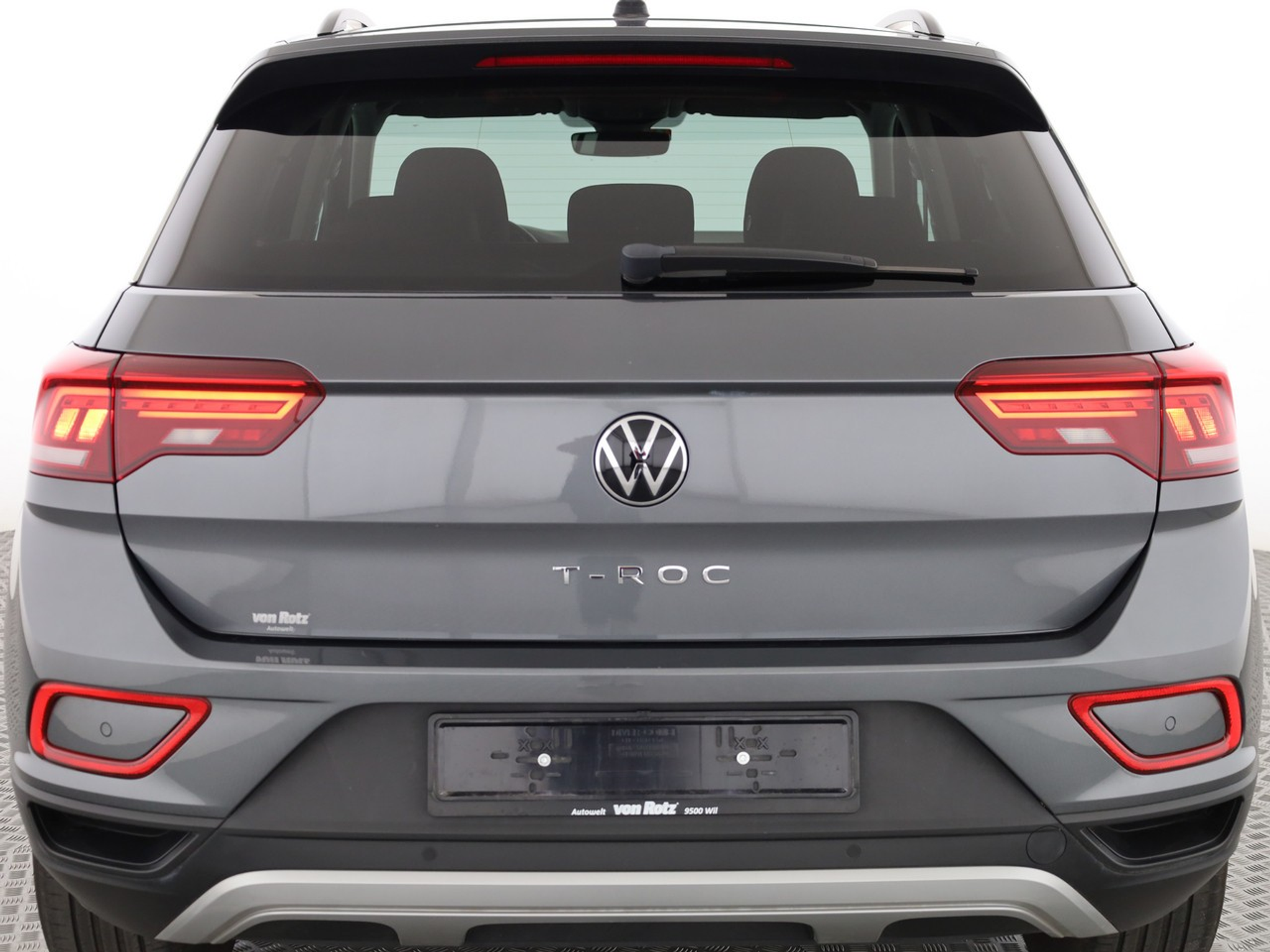 listing desktop thumbnail image 3