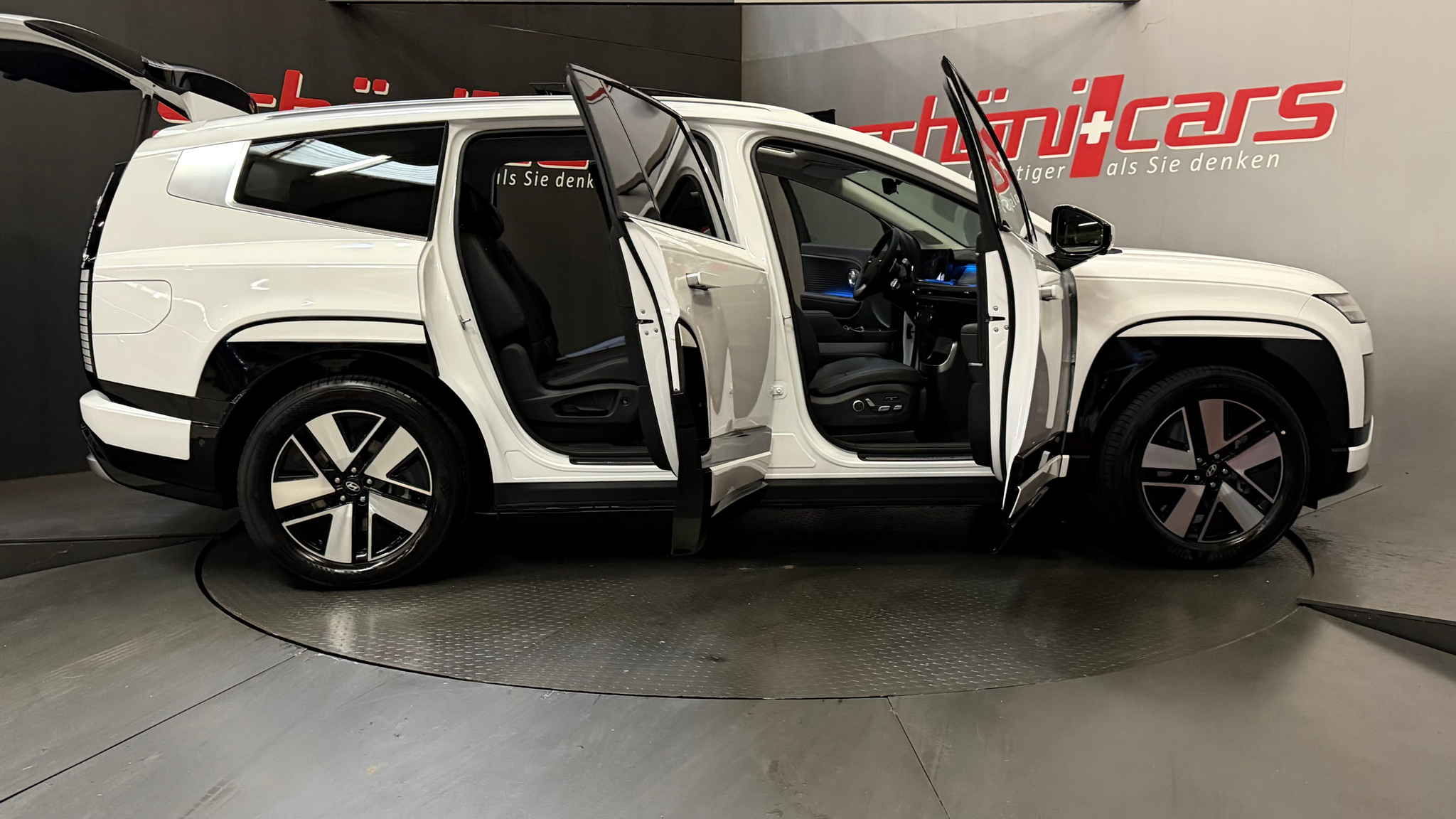 listing desktop thumbnail image 6