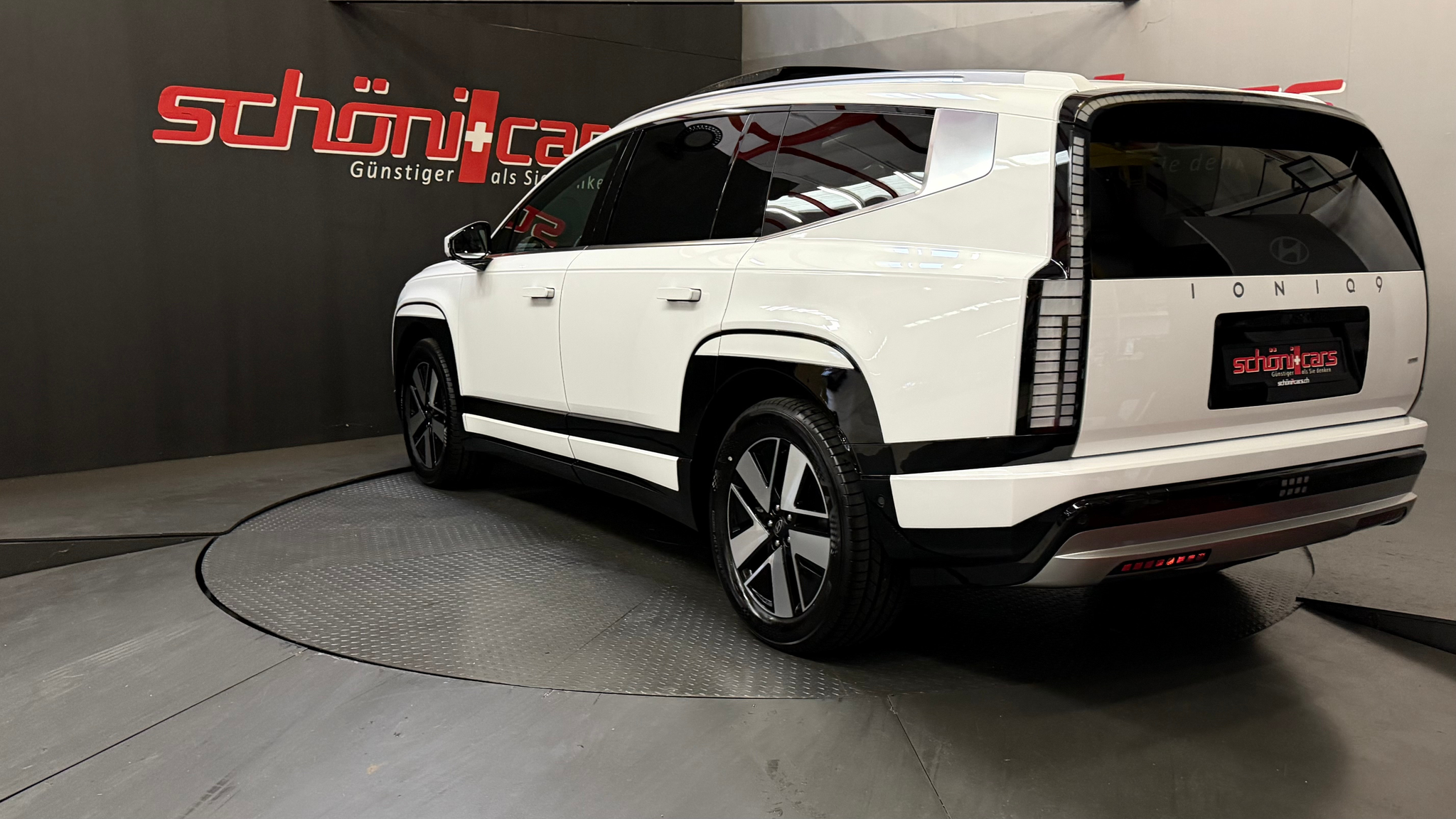 listing desktop thumbnail image 3