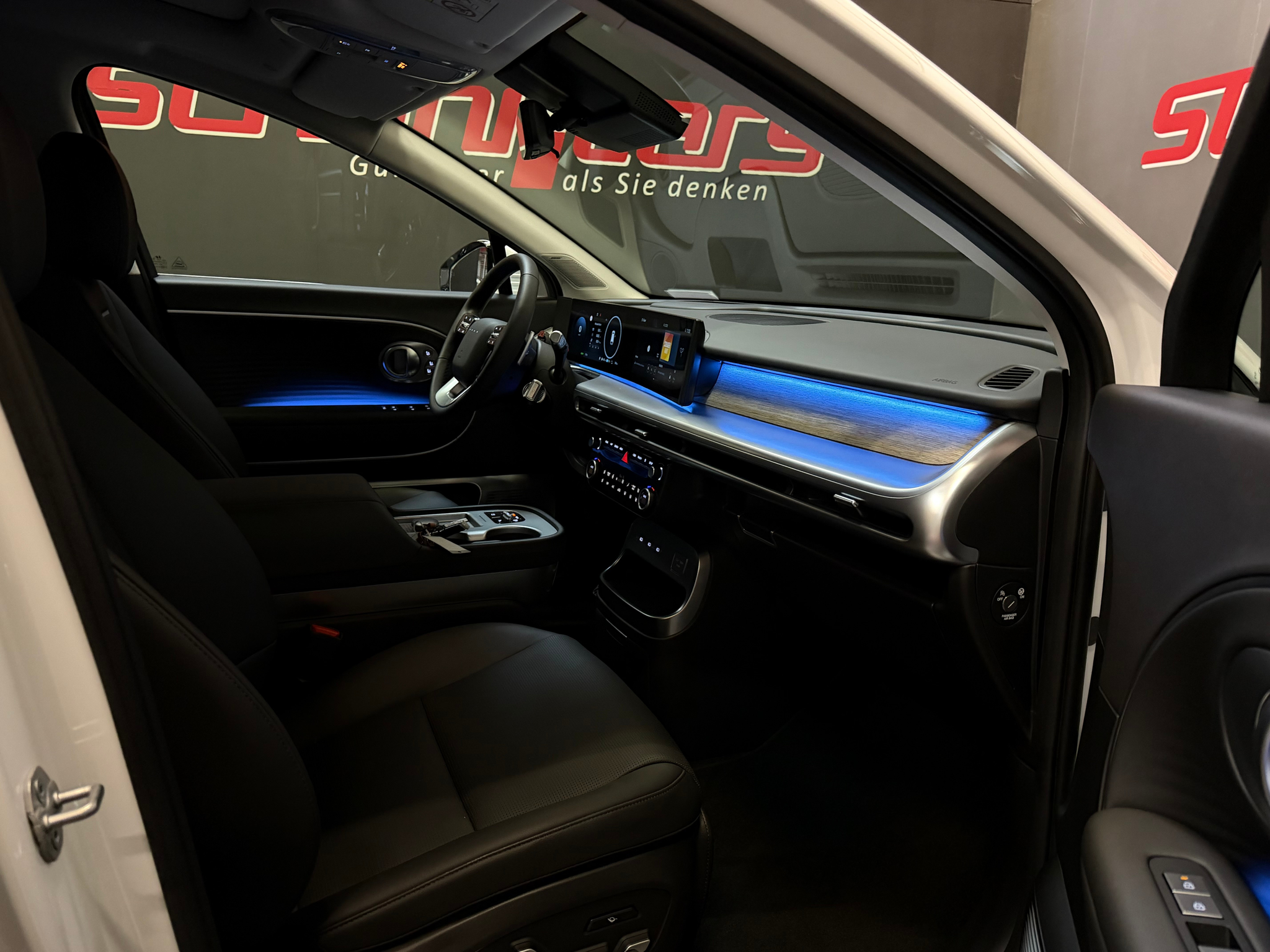 listing desktop thumbnail image 19