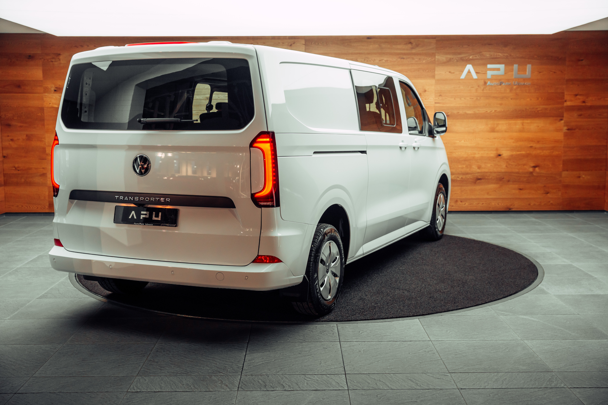 listing desktop thumbnail image 1