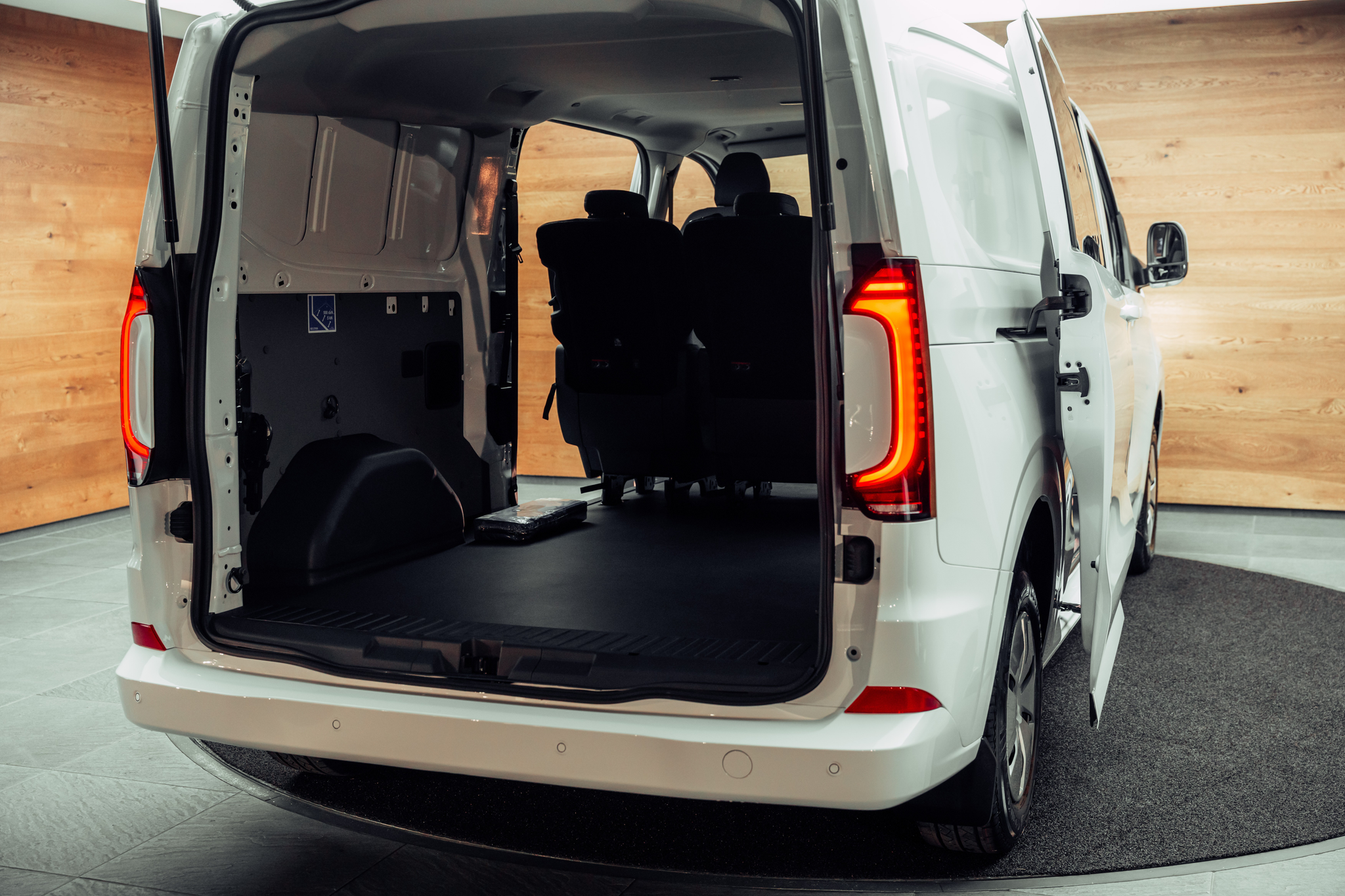 listing desktop thumbnail image 16