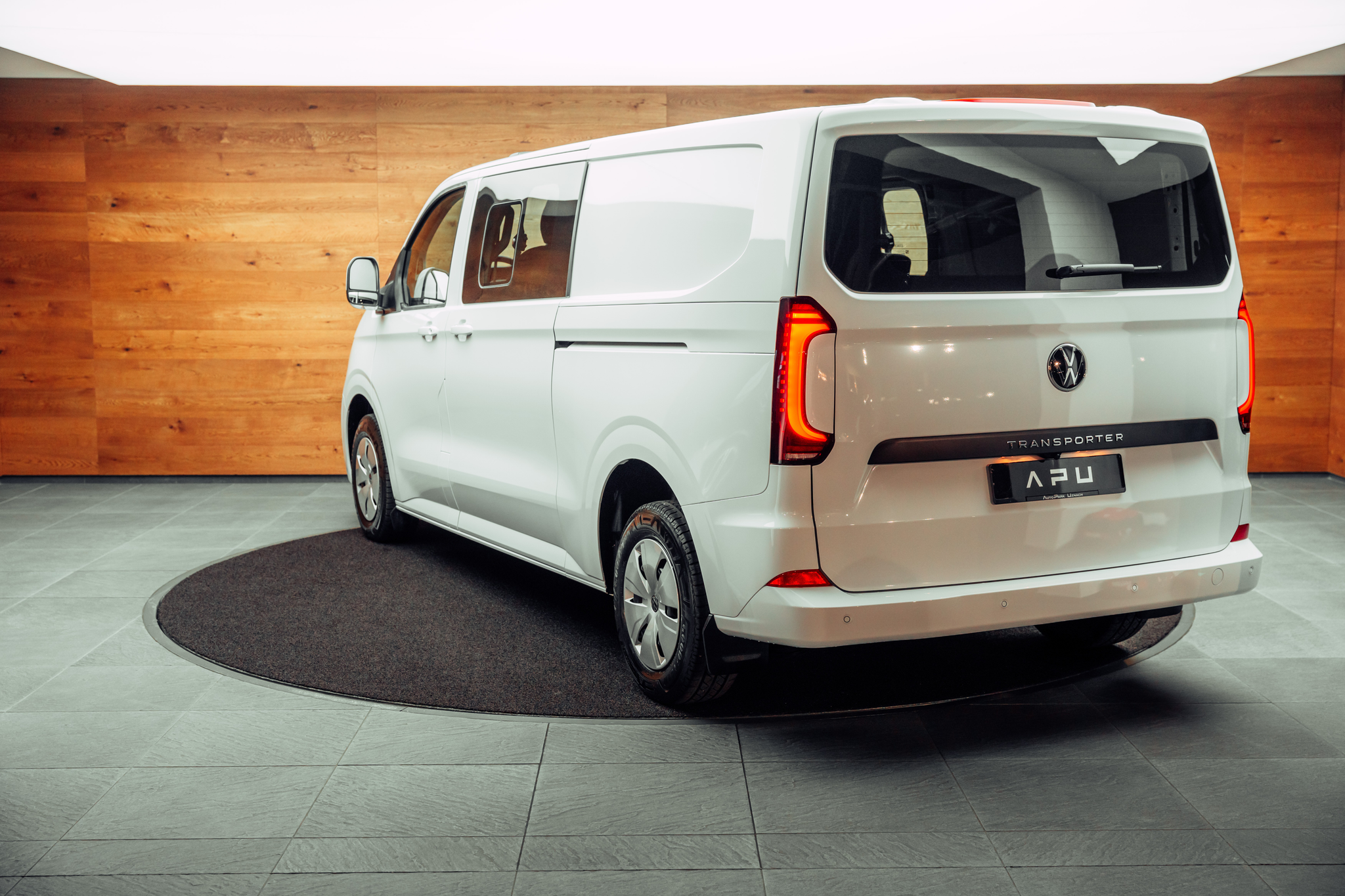 listing desktop thumbnail image 2