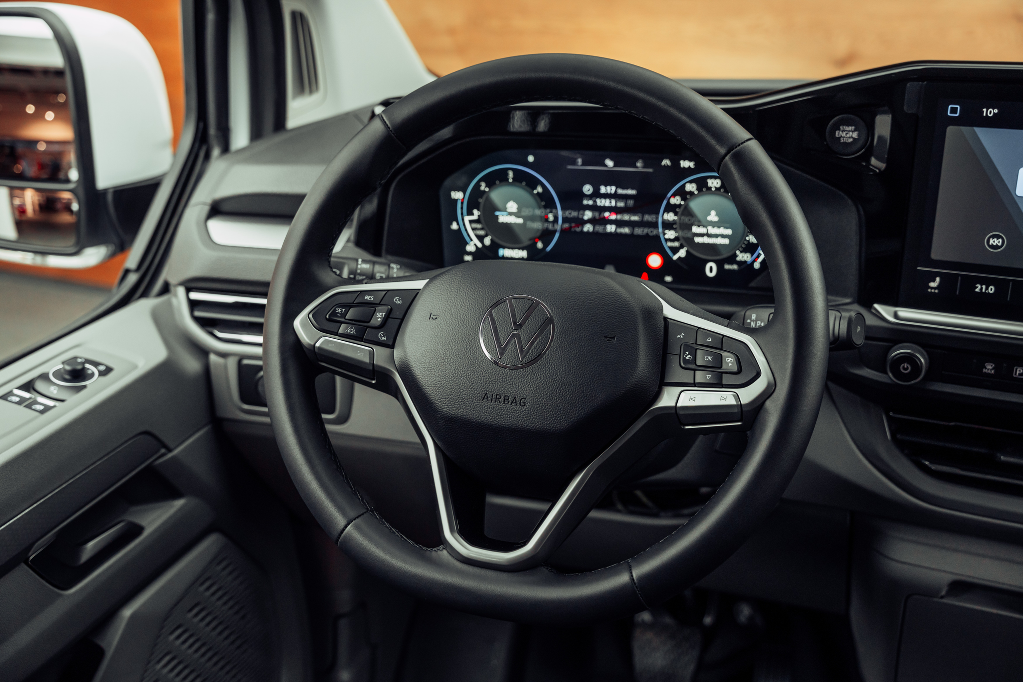 listing desktop thumbnail image 15