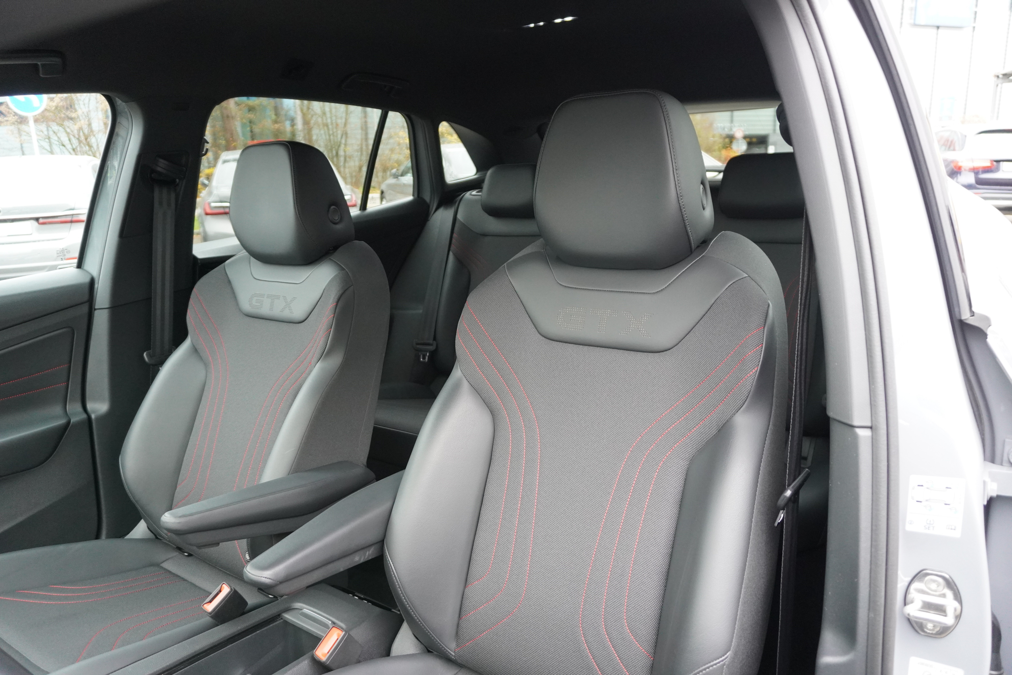 listing desktop thumbnail image 14