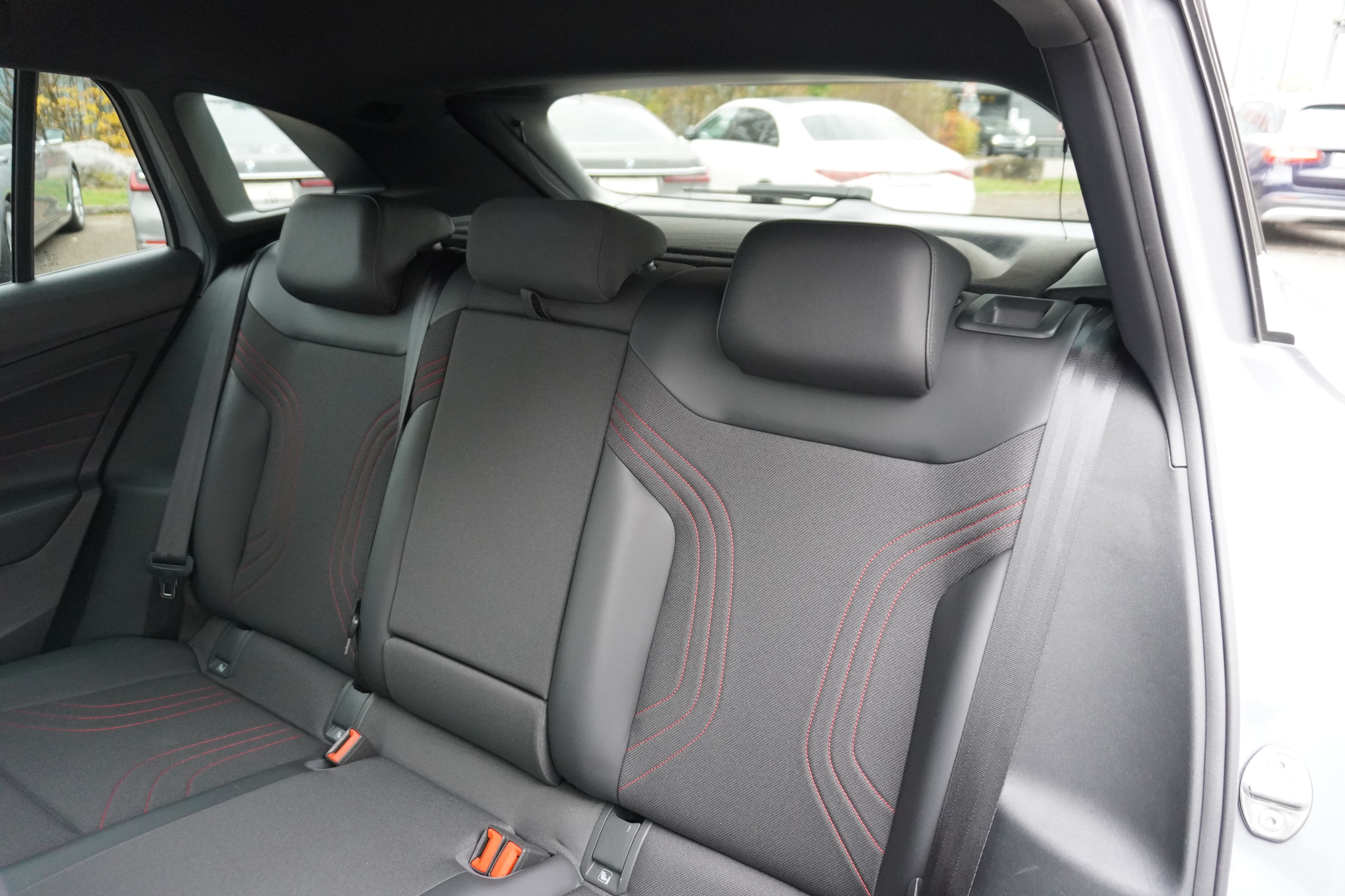 listing desktop thumbnail image 15