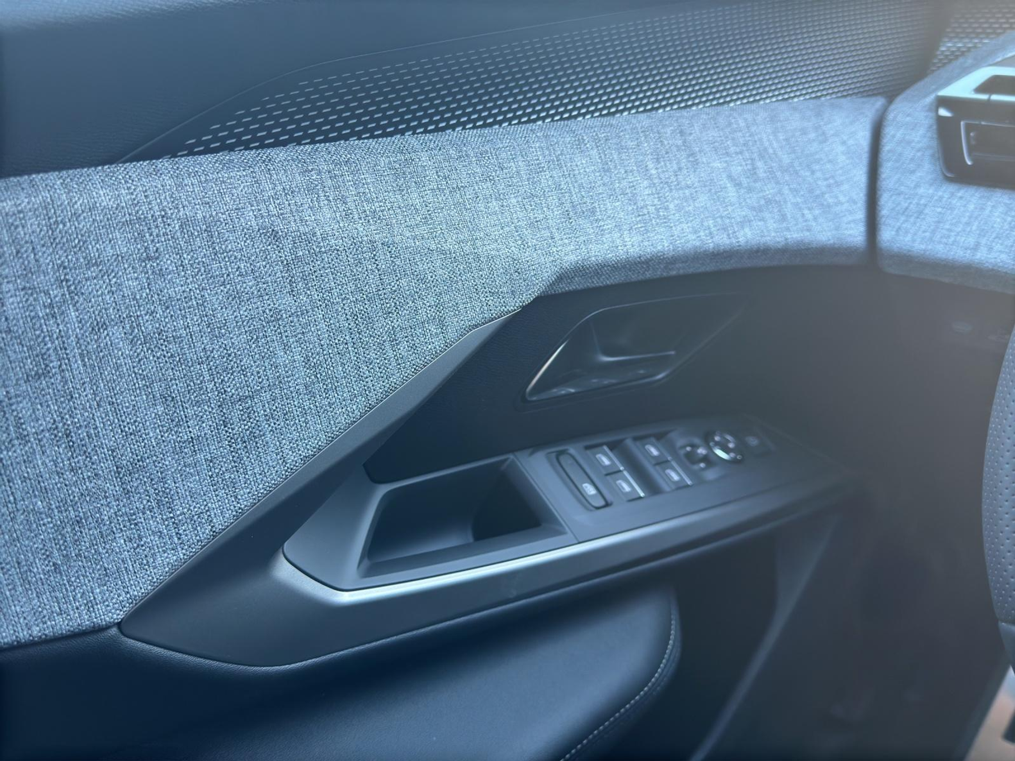 listing desktop thumbnail image 12