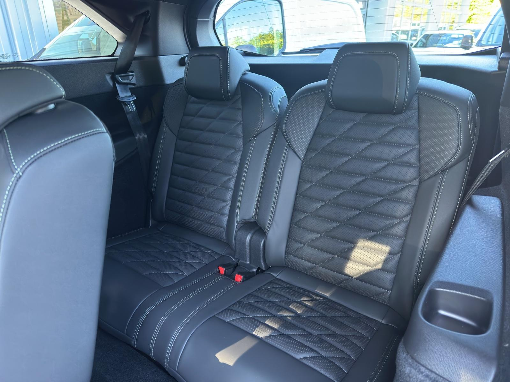 listing desktop thumbnail image 17