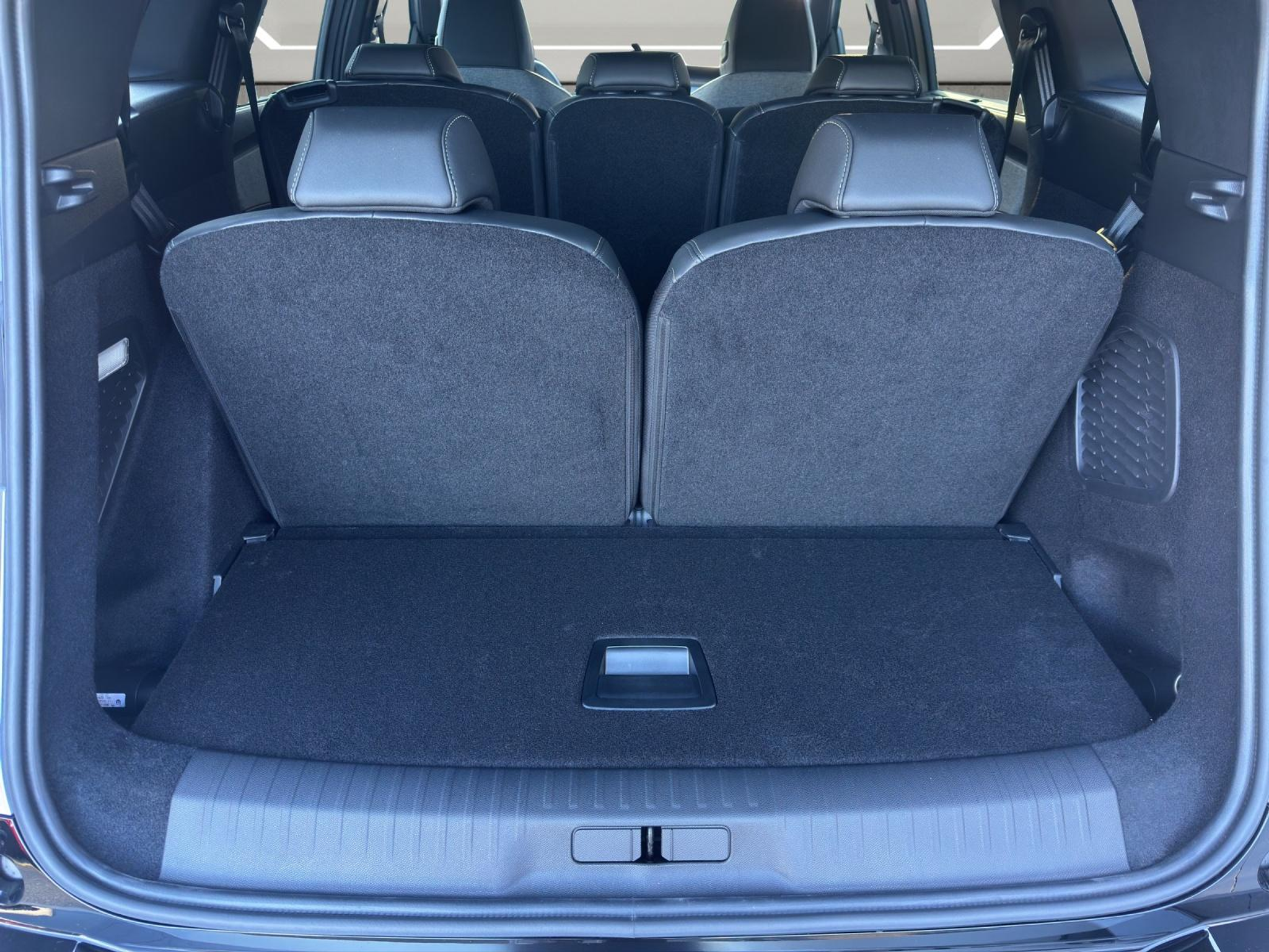 listing desktop thumbnail image 18