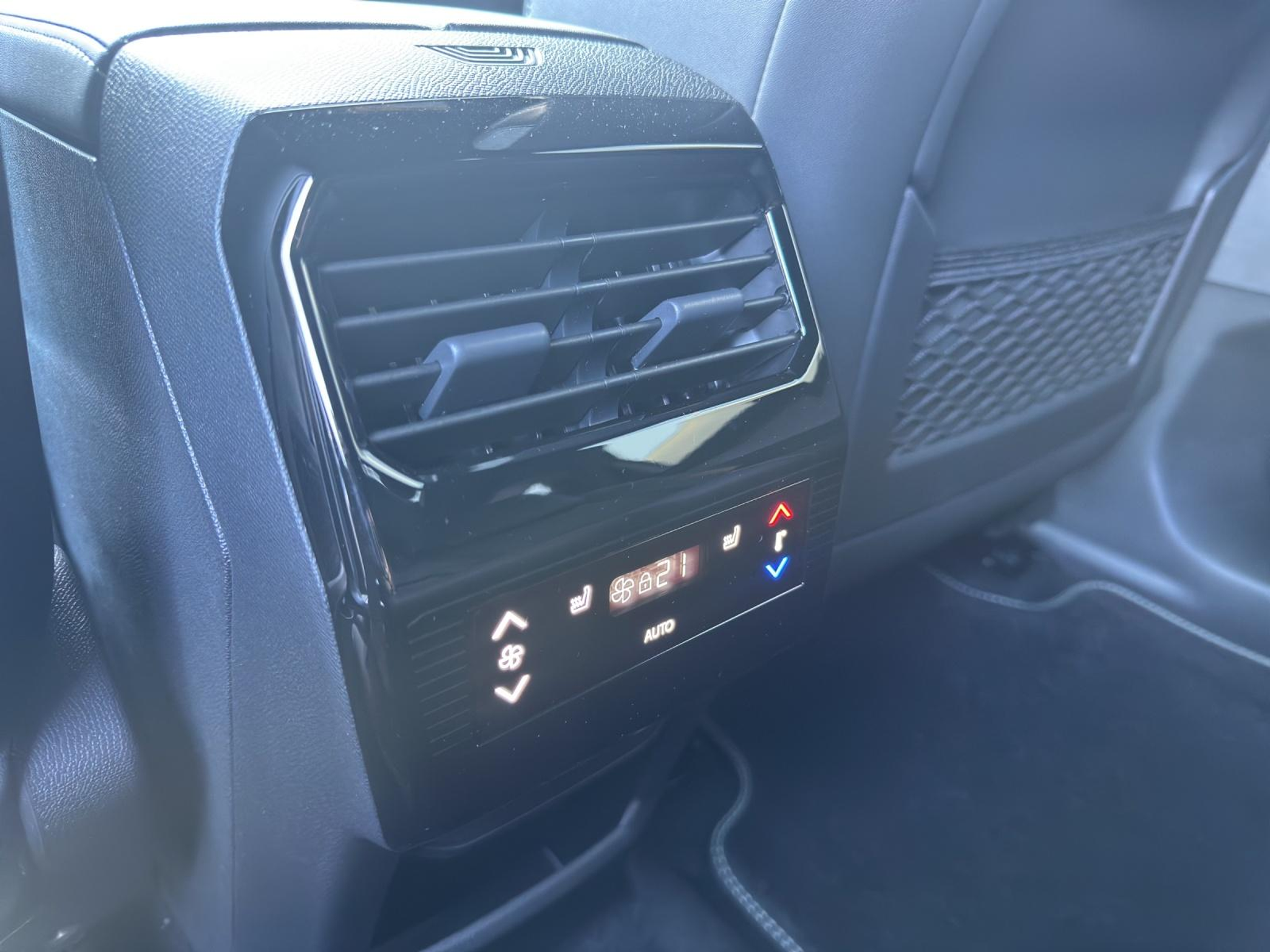 listing desktop thumbnail image 16