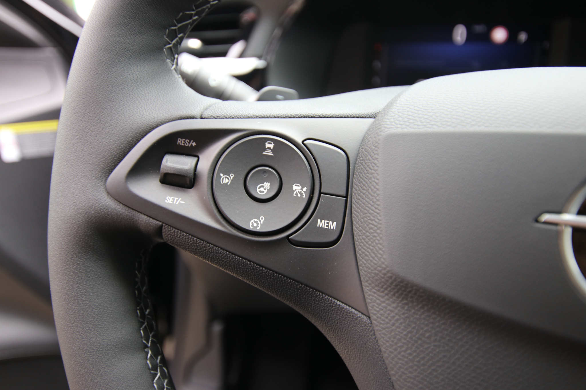 listing desktop thumbnail image 25