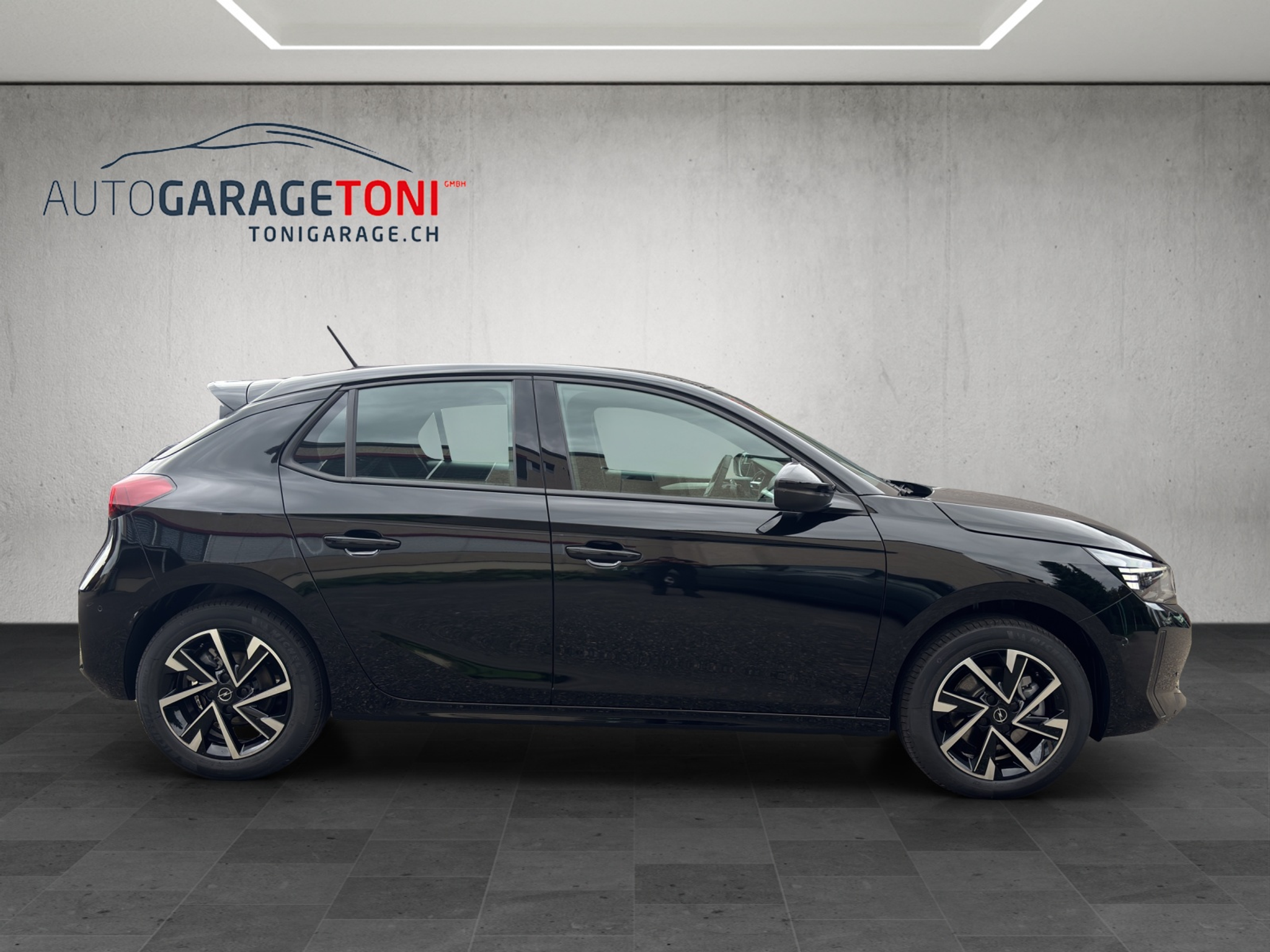 listing desktop thumbnail image 4