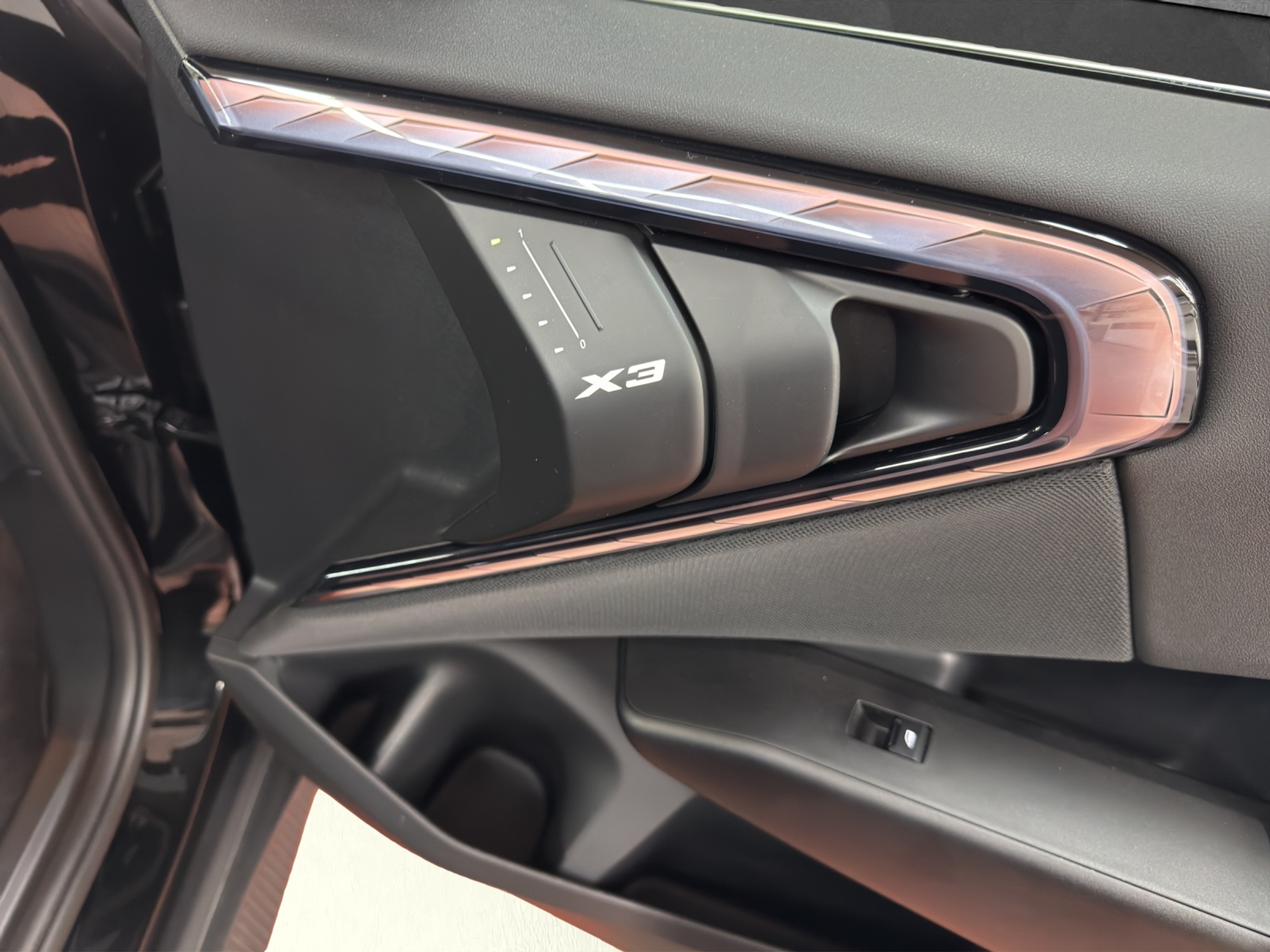 listing desktop thumbnail image 11