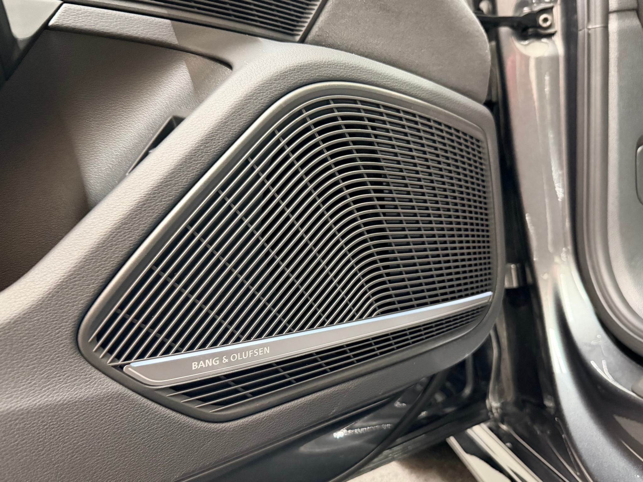 listing desktop thumbnail image 13