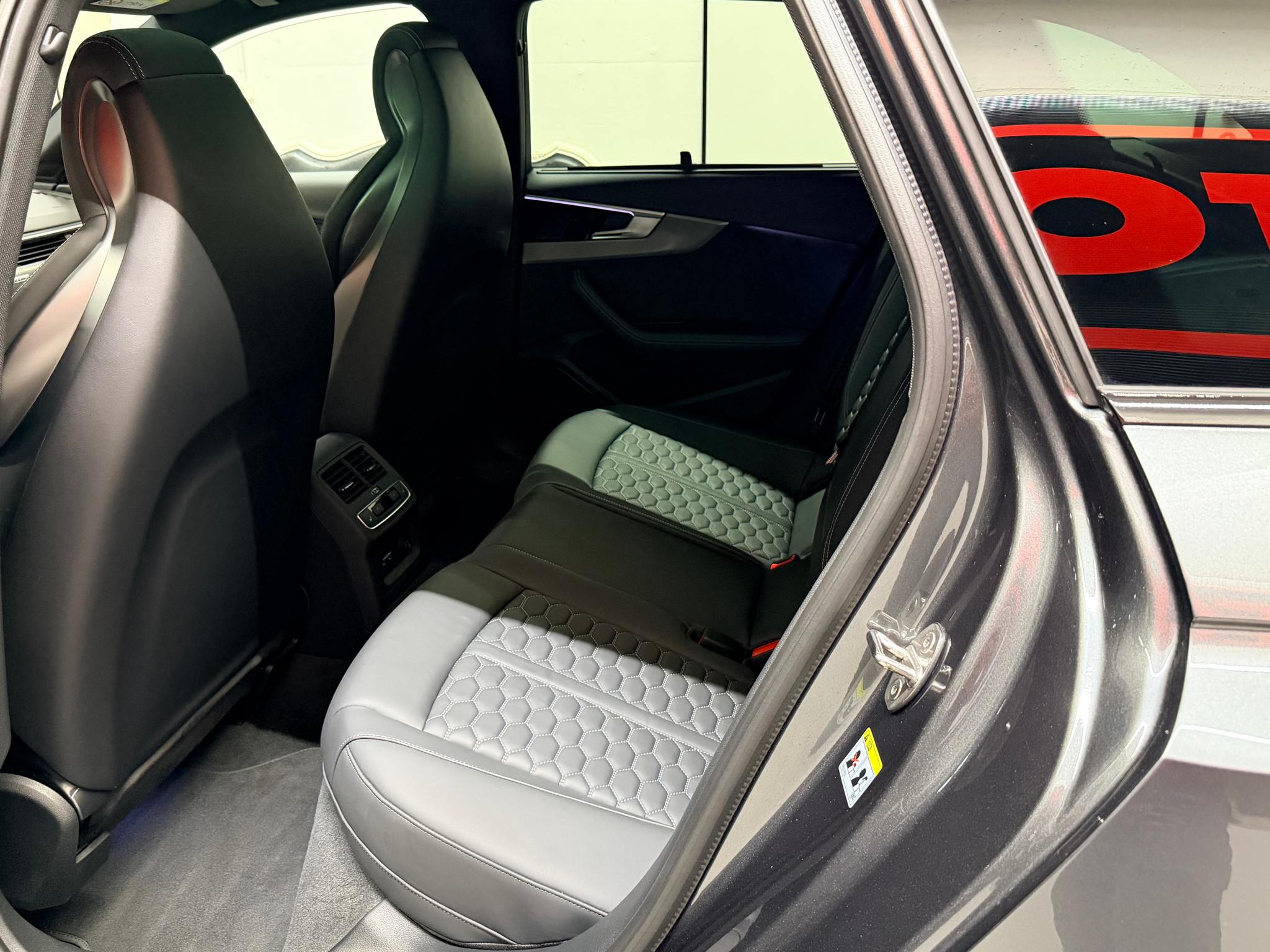 listing desktop thumbnail image 16