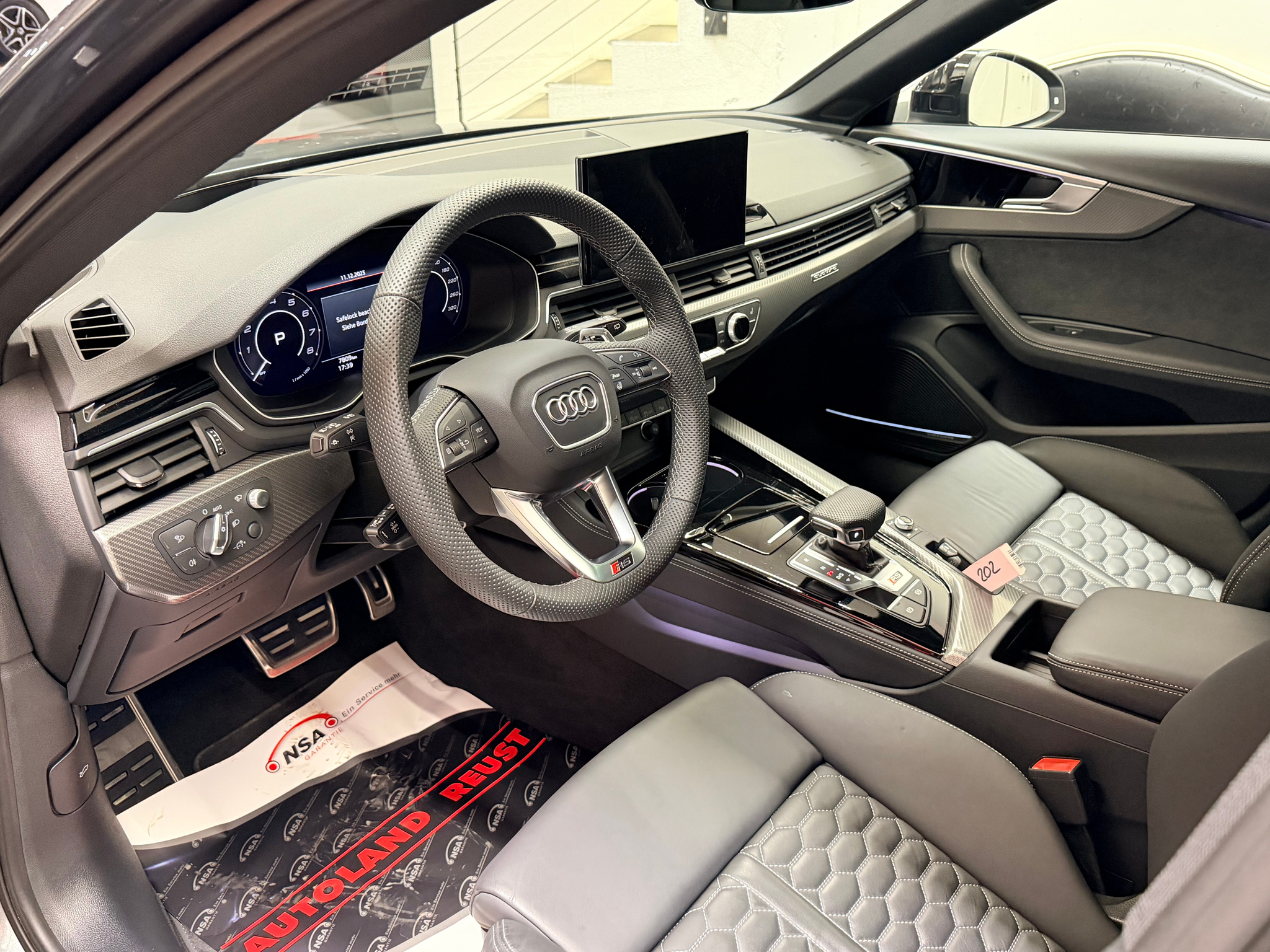 listing desktop thumbnail image 10