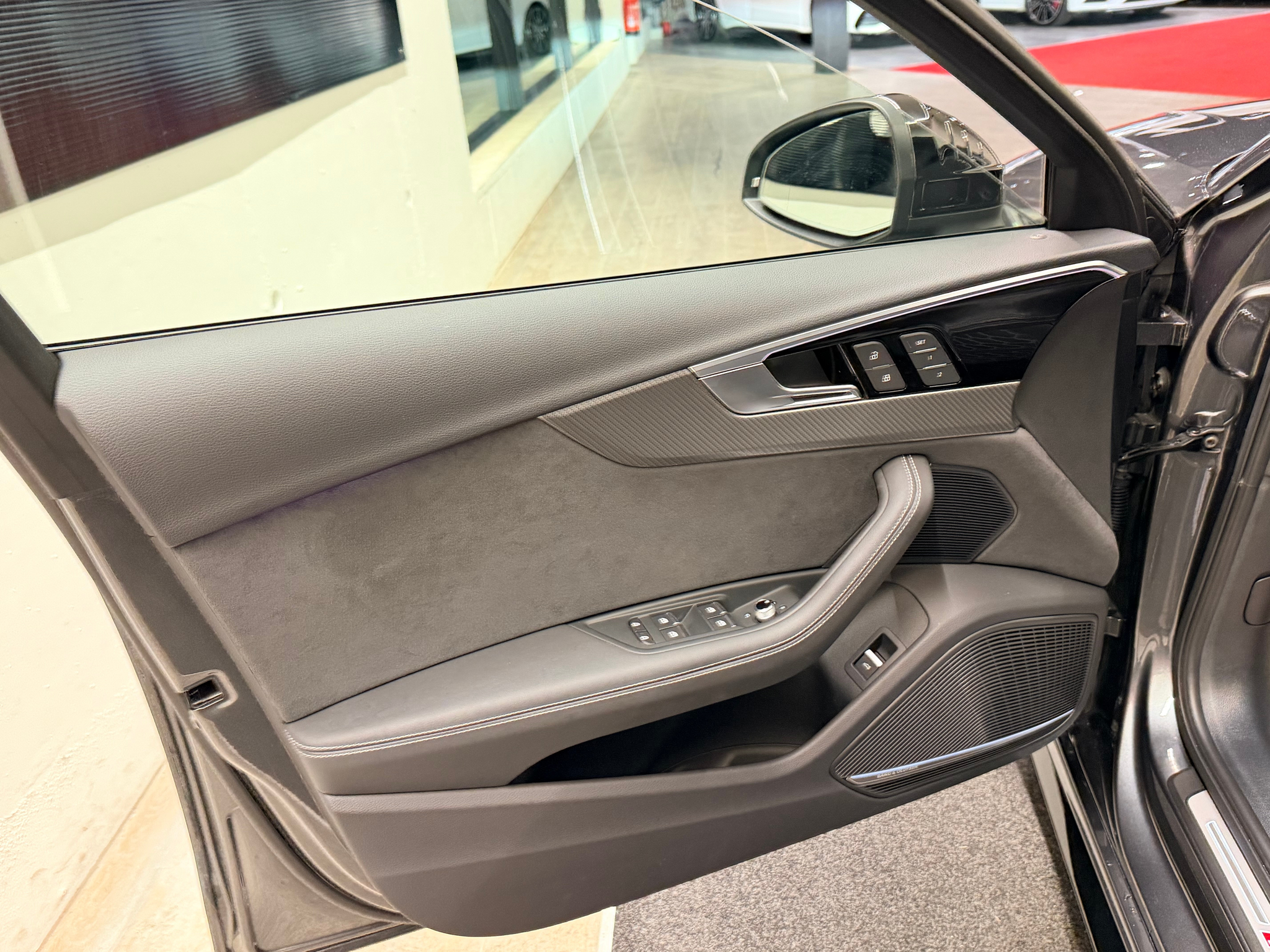 listing desktop thumbnail image 11