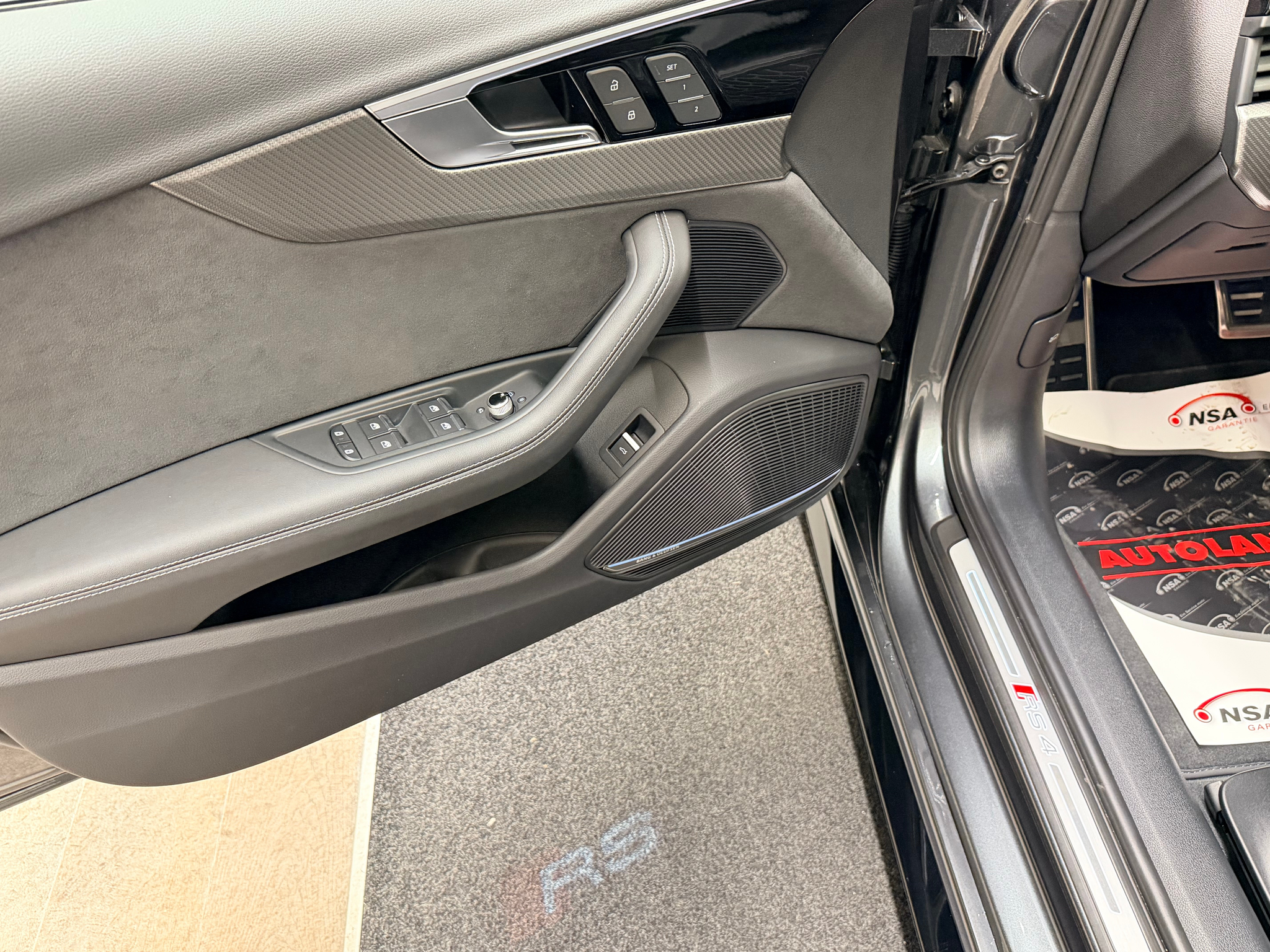 listing desktop thumbnail image 12